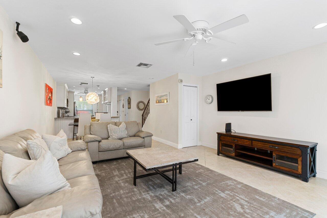 842 SE 19th Avenue 103
