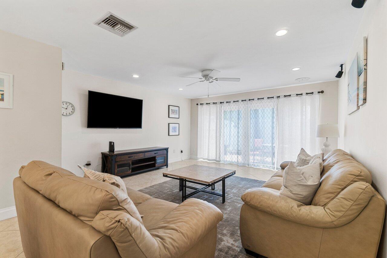 842 SE 19th Avenue 103