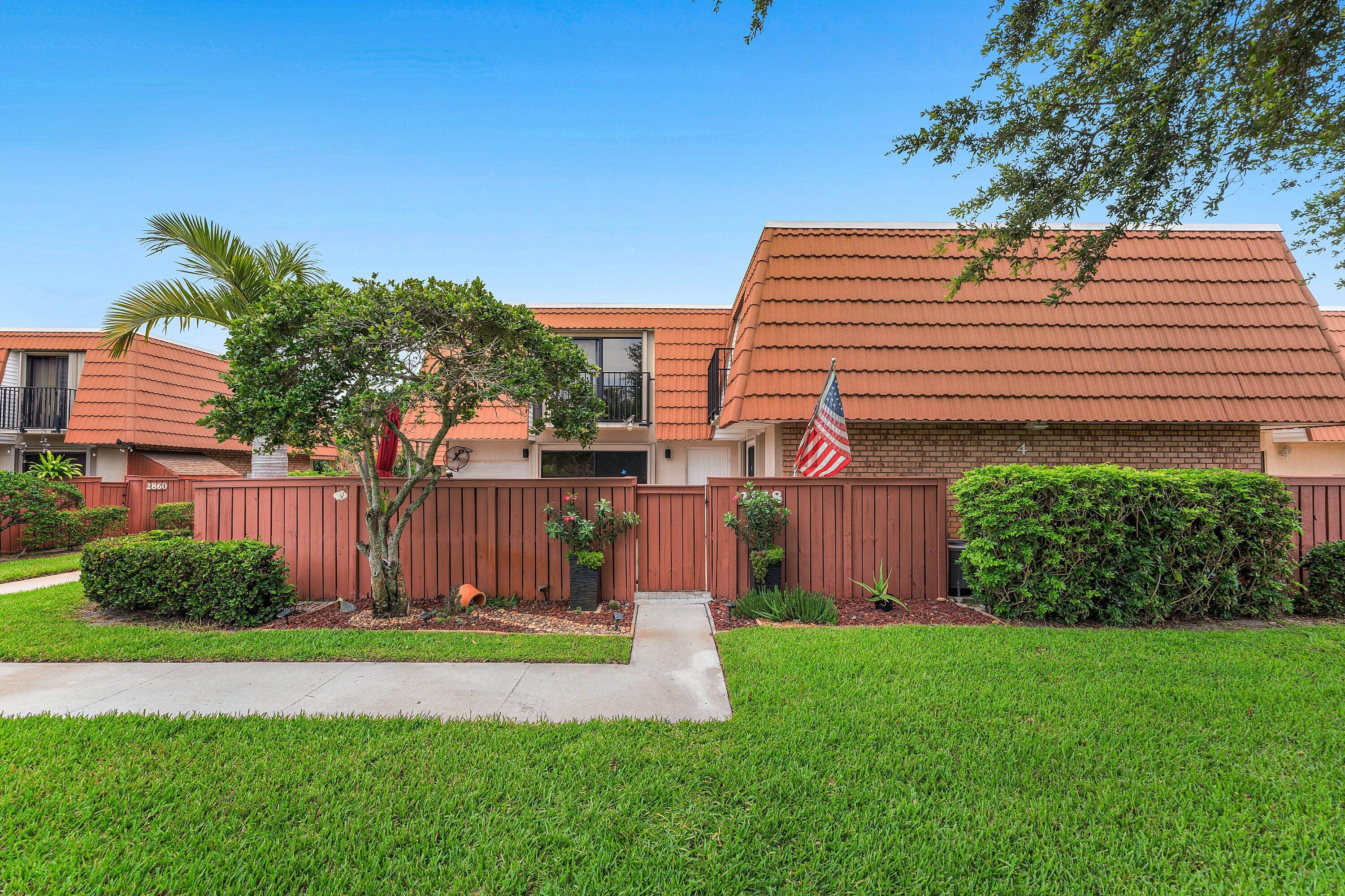 2818 Waterford Drive N