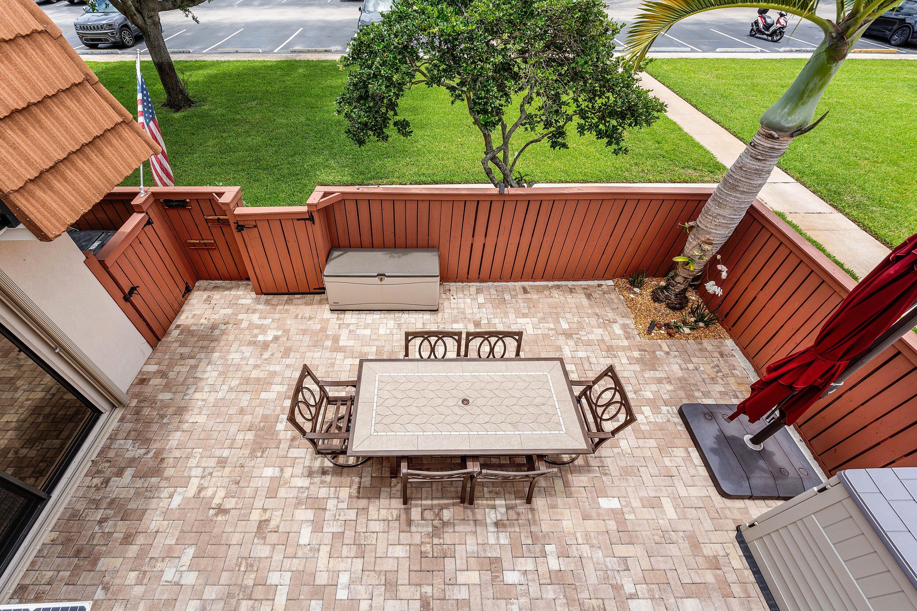 2818 Waterford Drive N