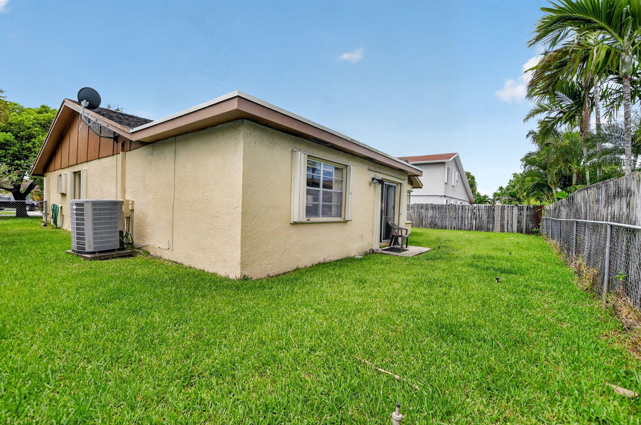 3857 NW 1st Place