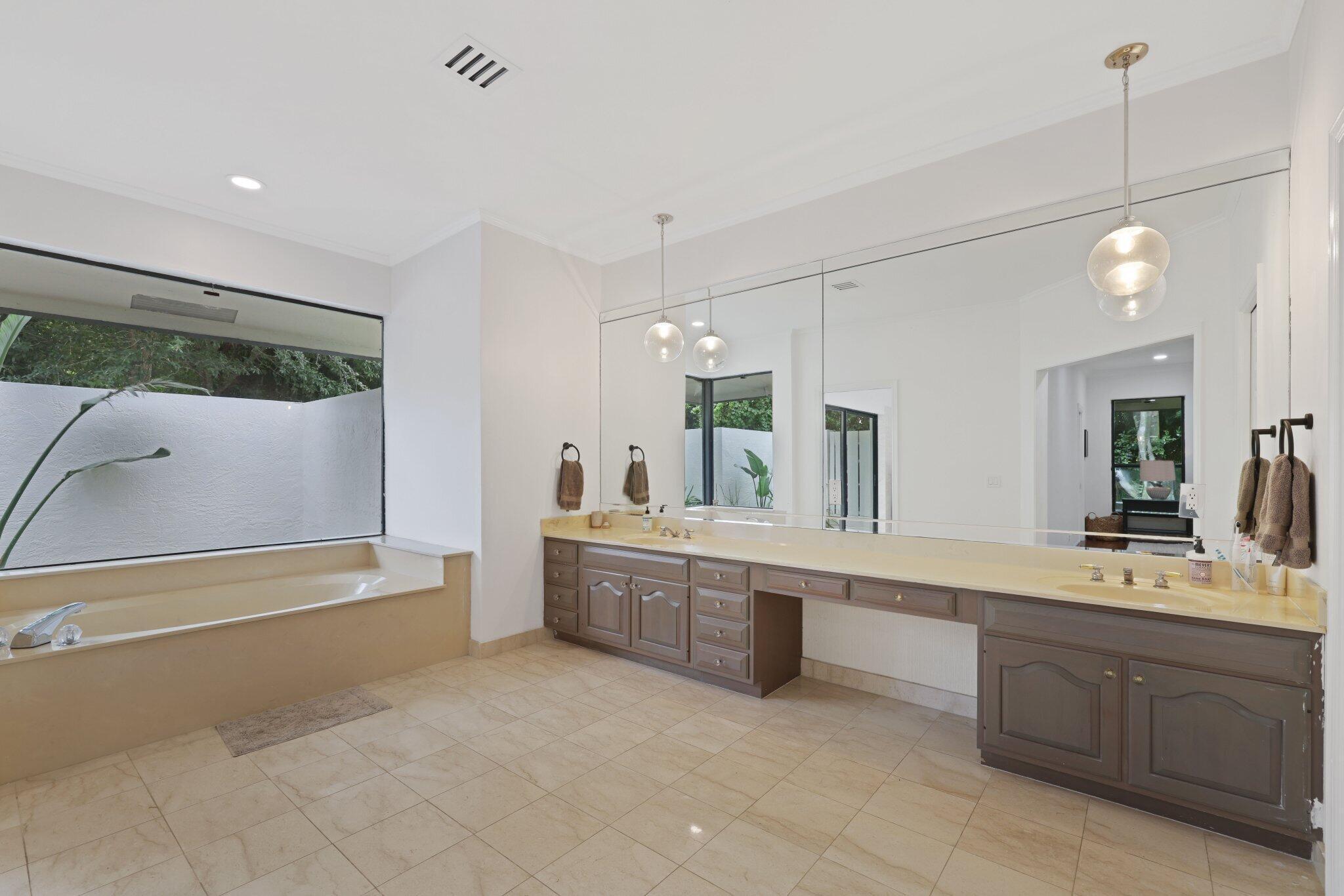 3235 Hyde Circle
