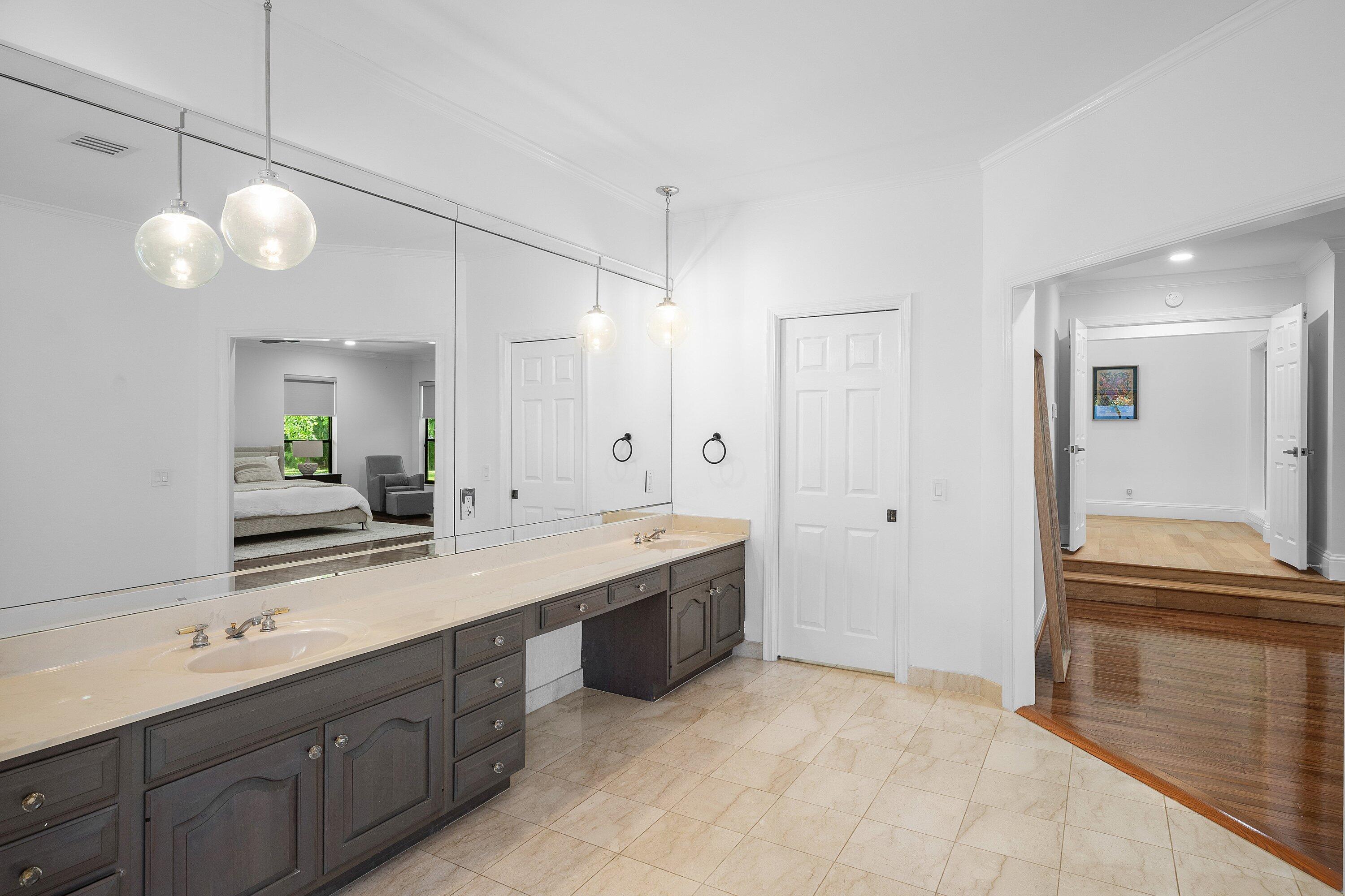 3235 Hyde Circle