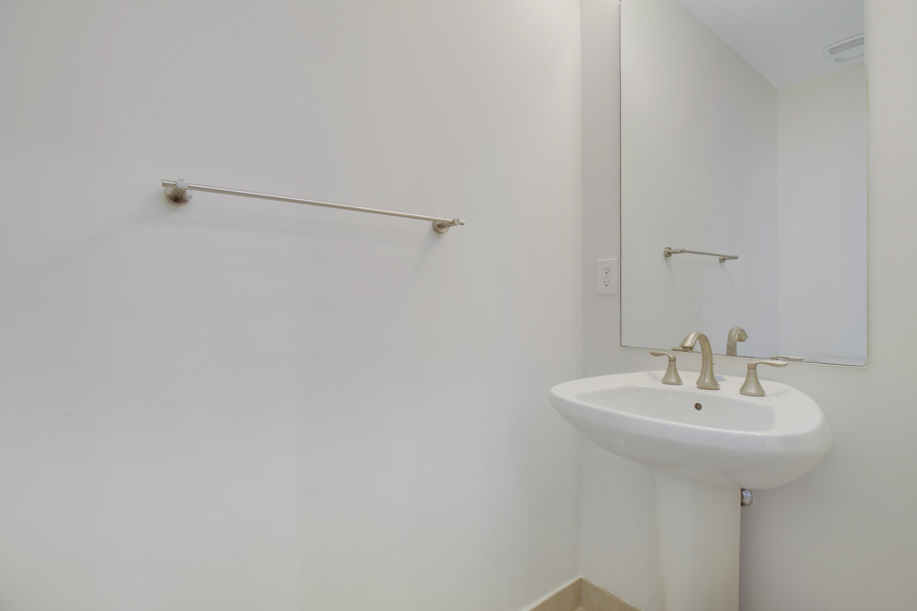 701 S Olive Avenue 316