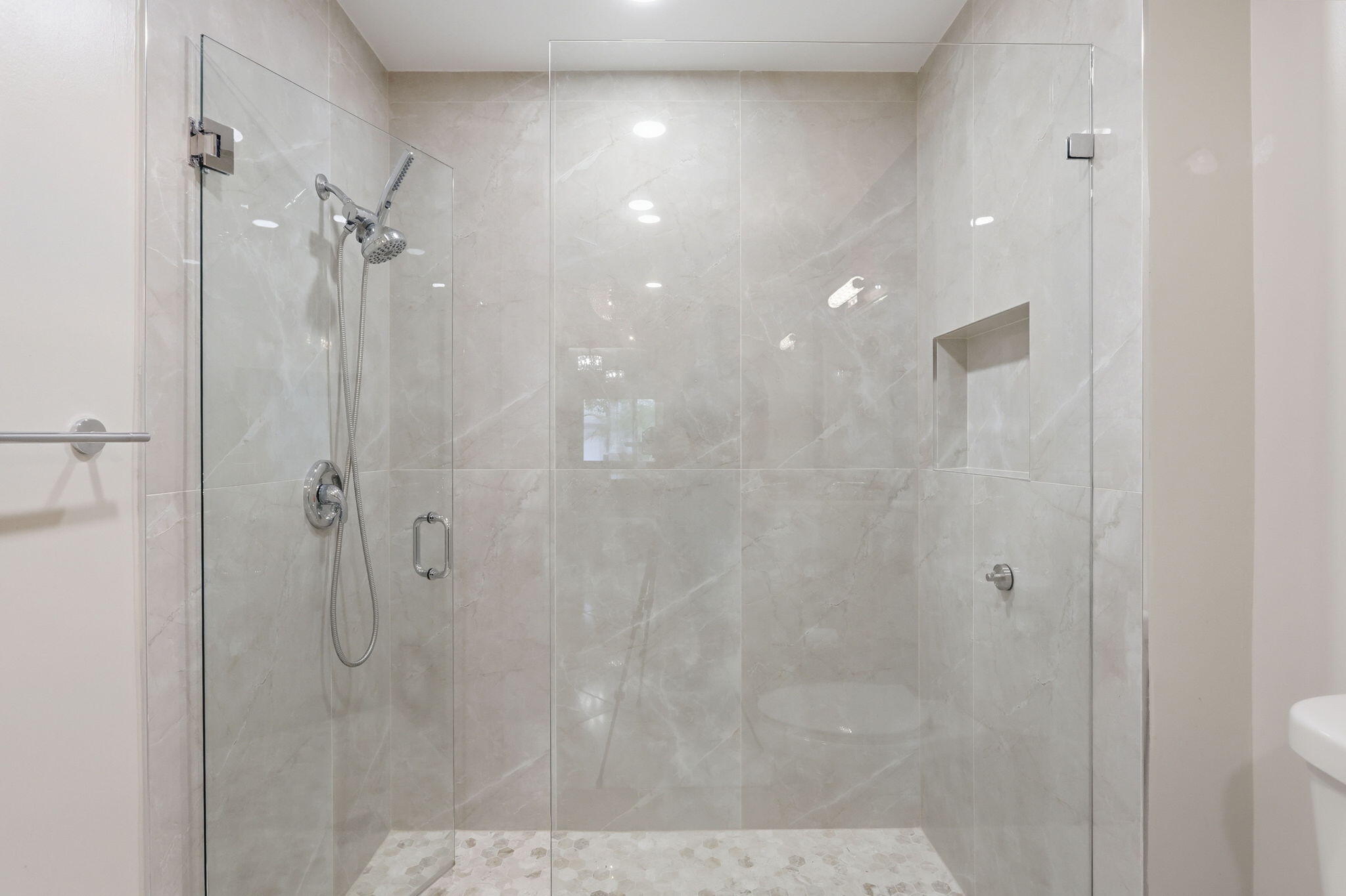 8621 Jasmine Way