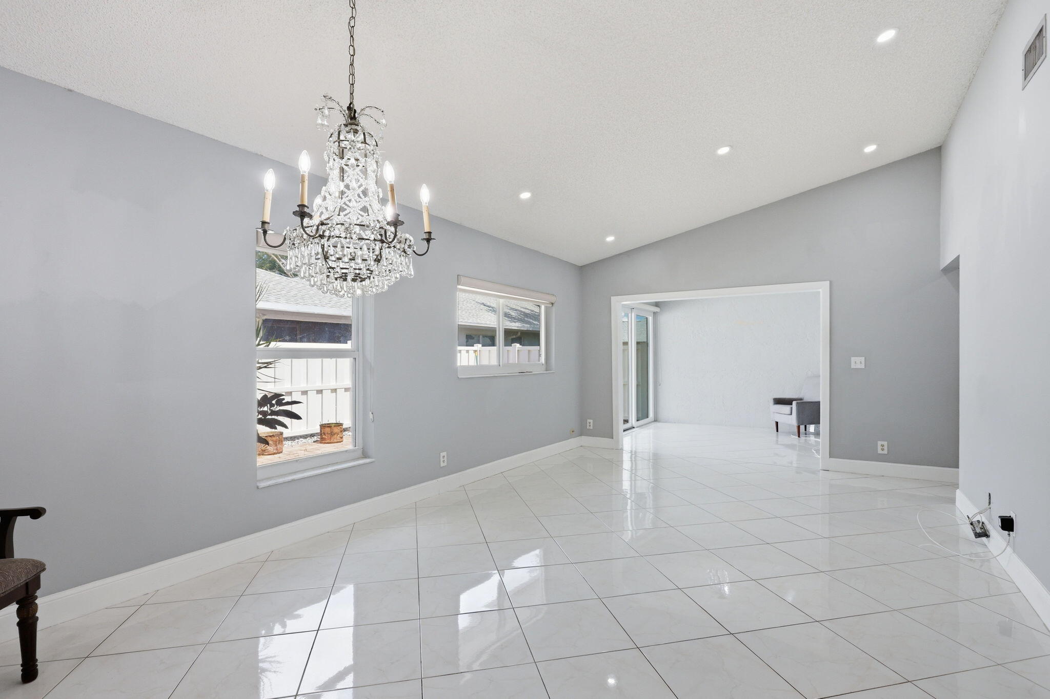 8621 Jasmine Way