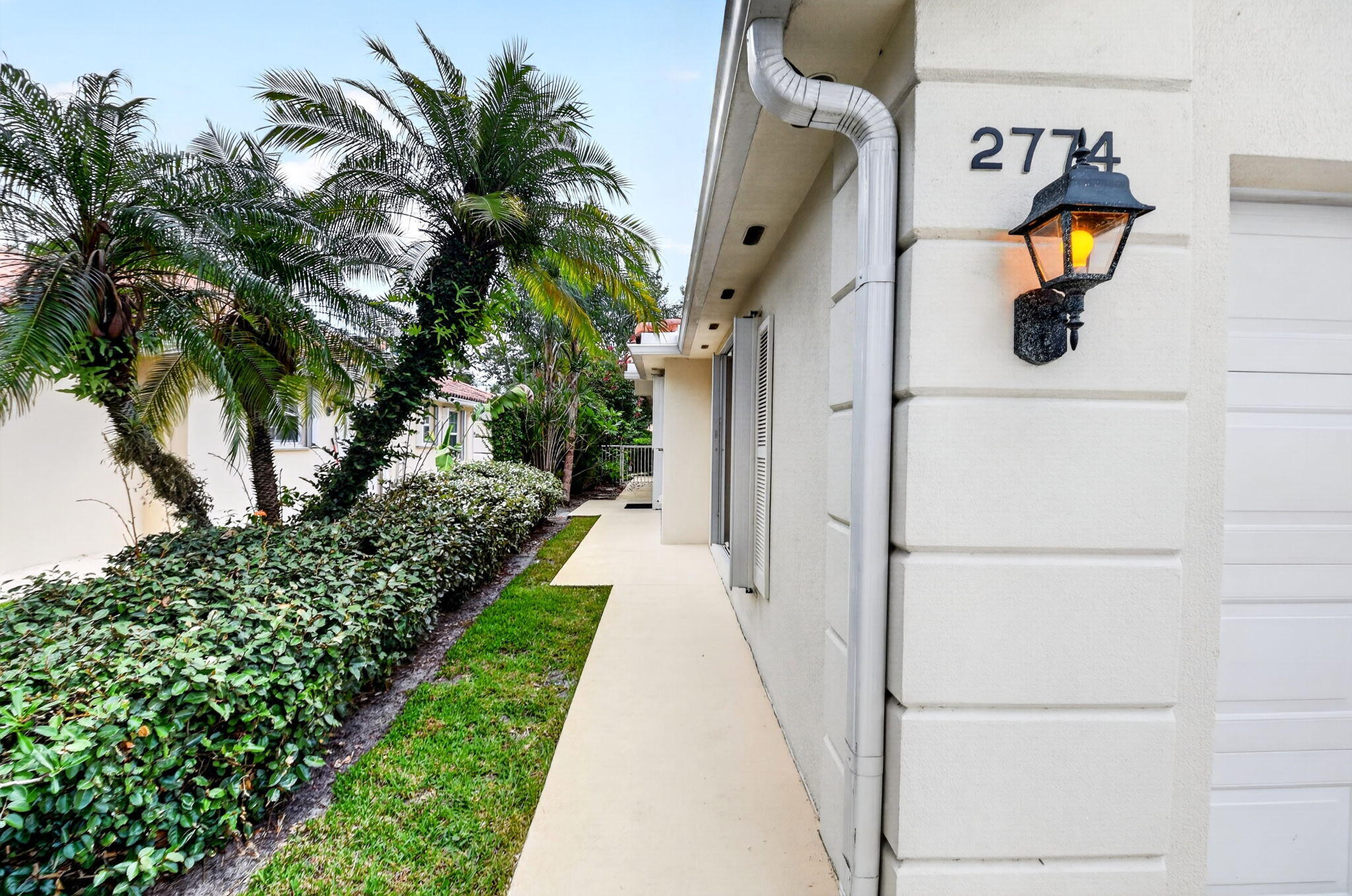 2774 Livingston Lane