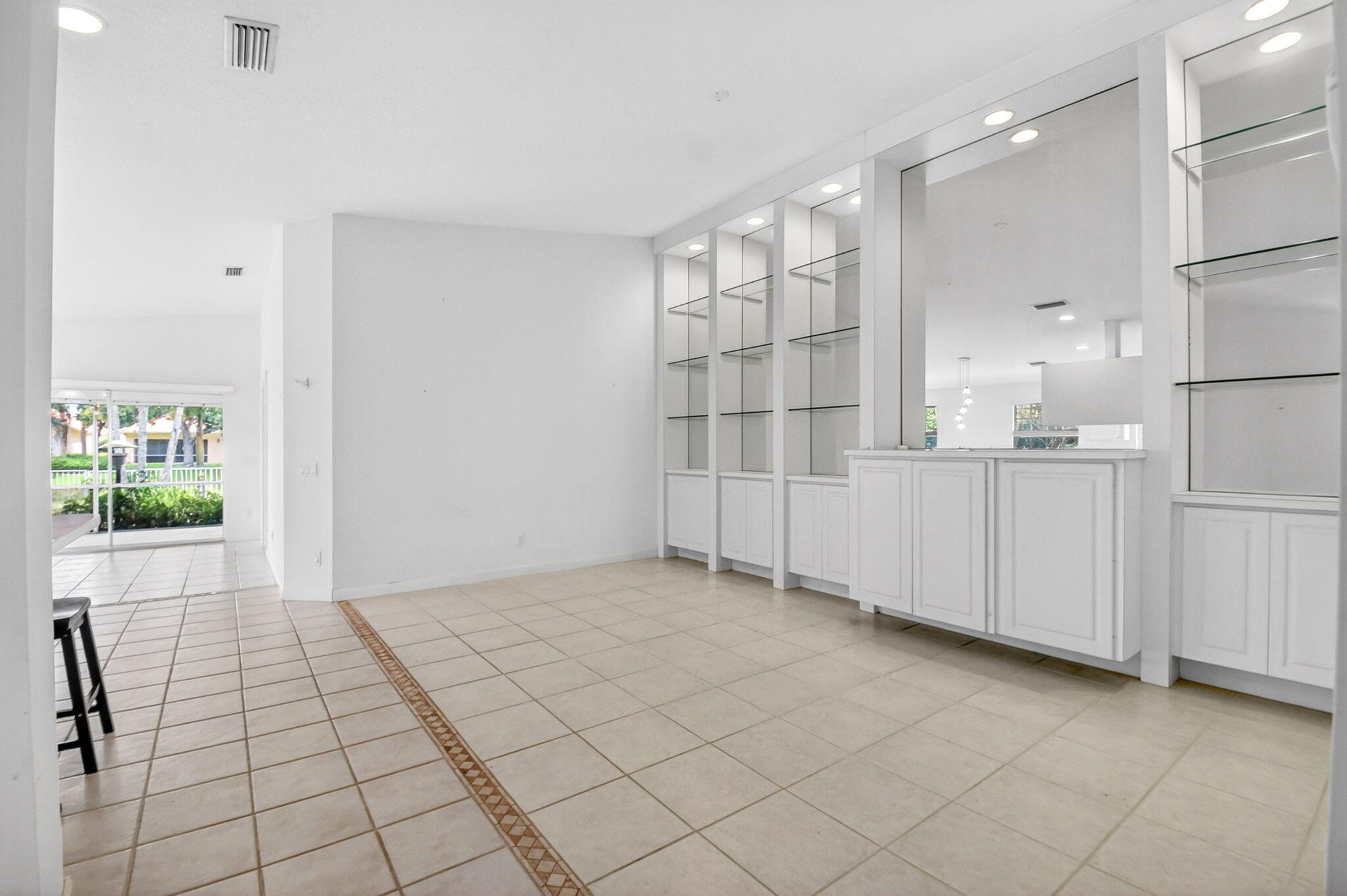 2774 Livingston Lane
