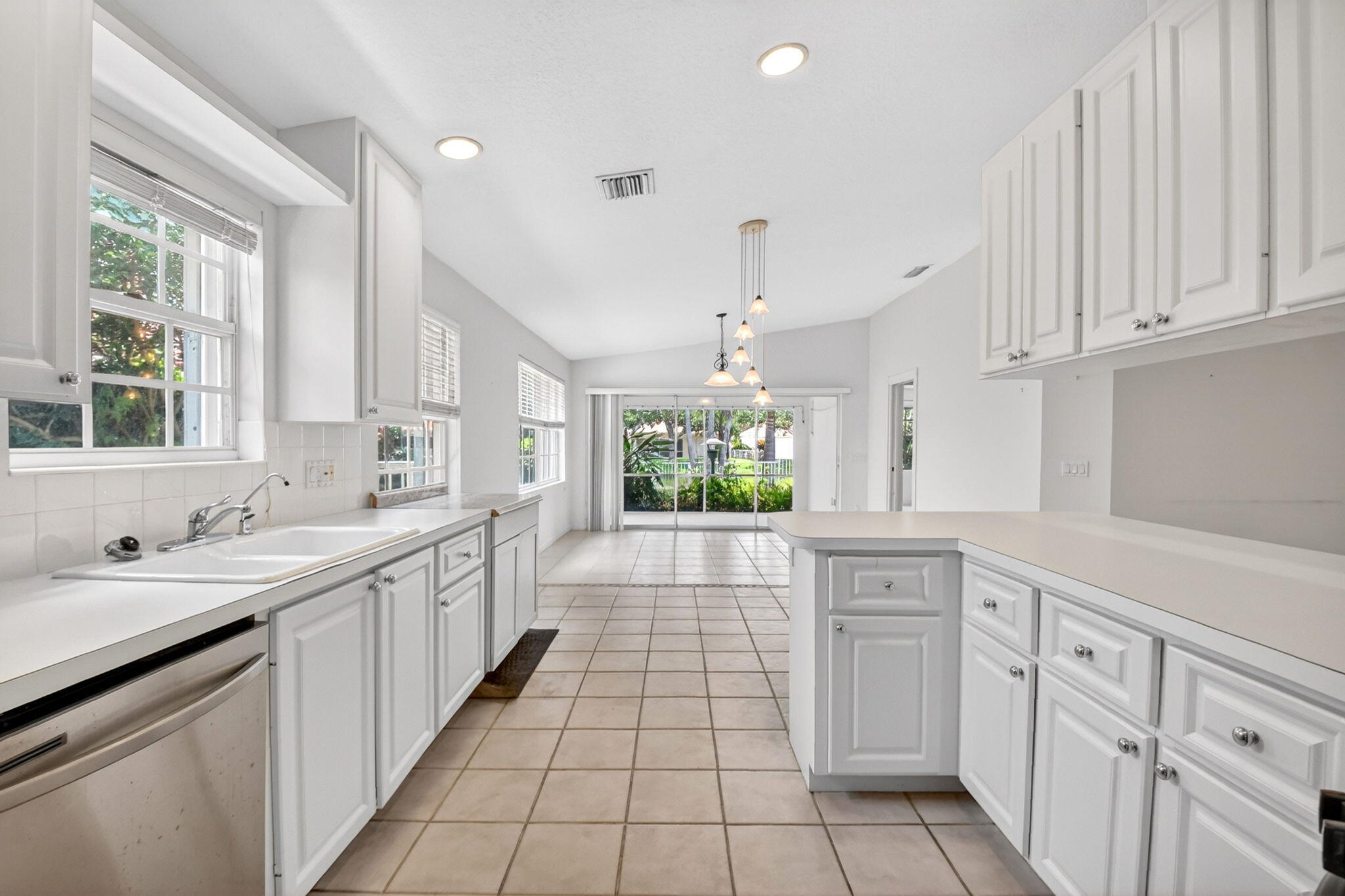 2774 Livingston Lane