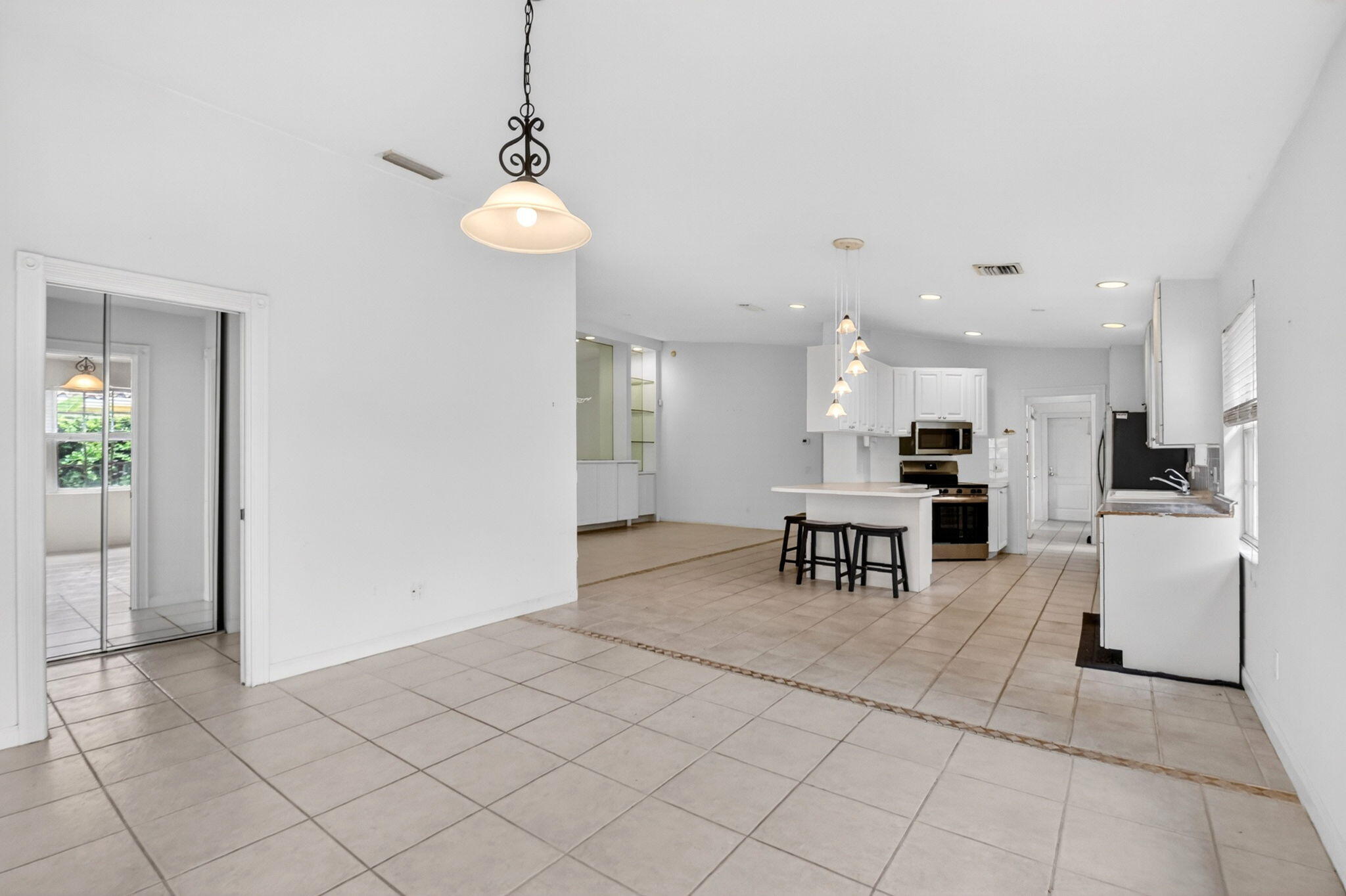 2774 Livingston Lane