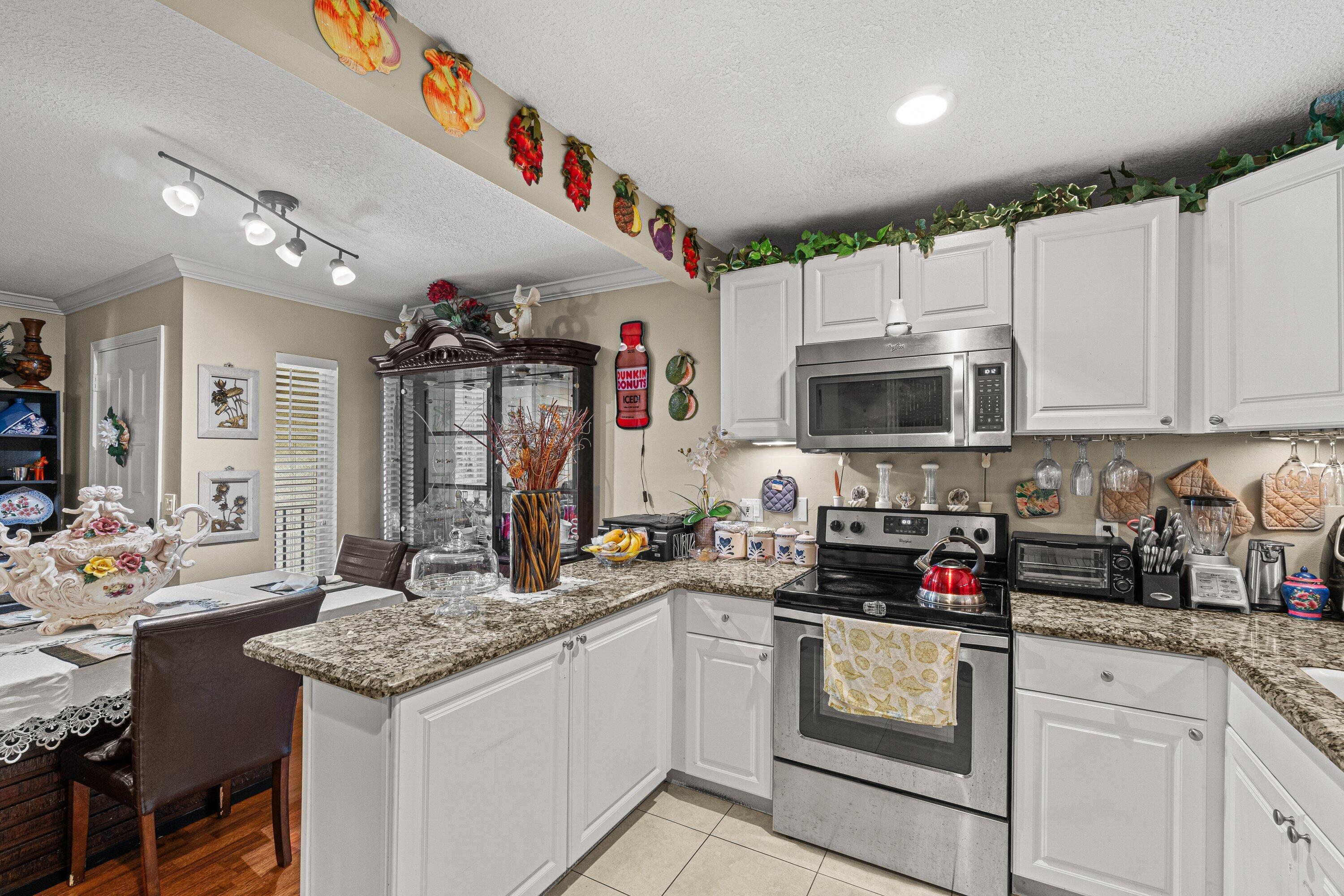526 Shady Pine Way D2