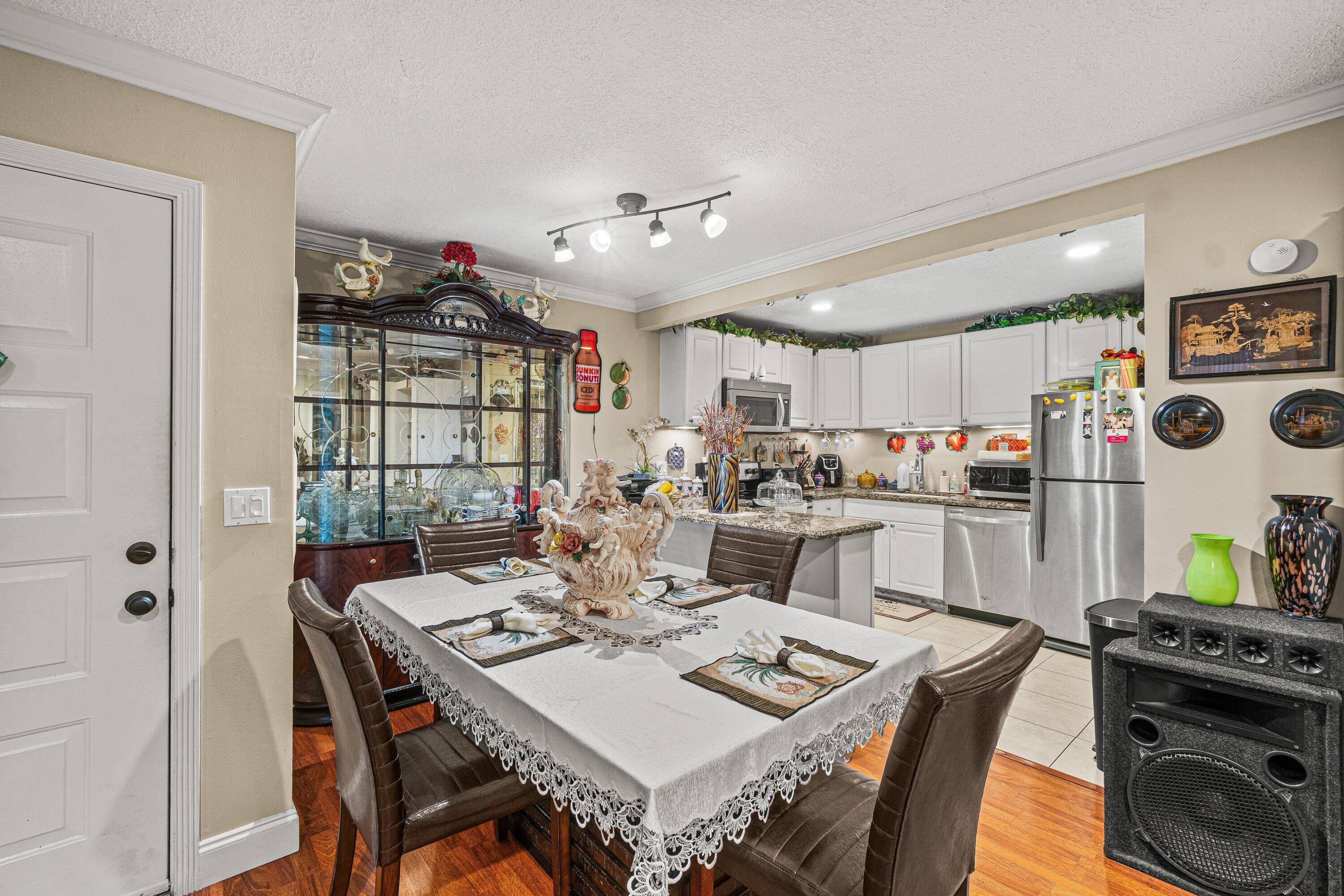 526 Shady Pine Way D2