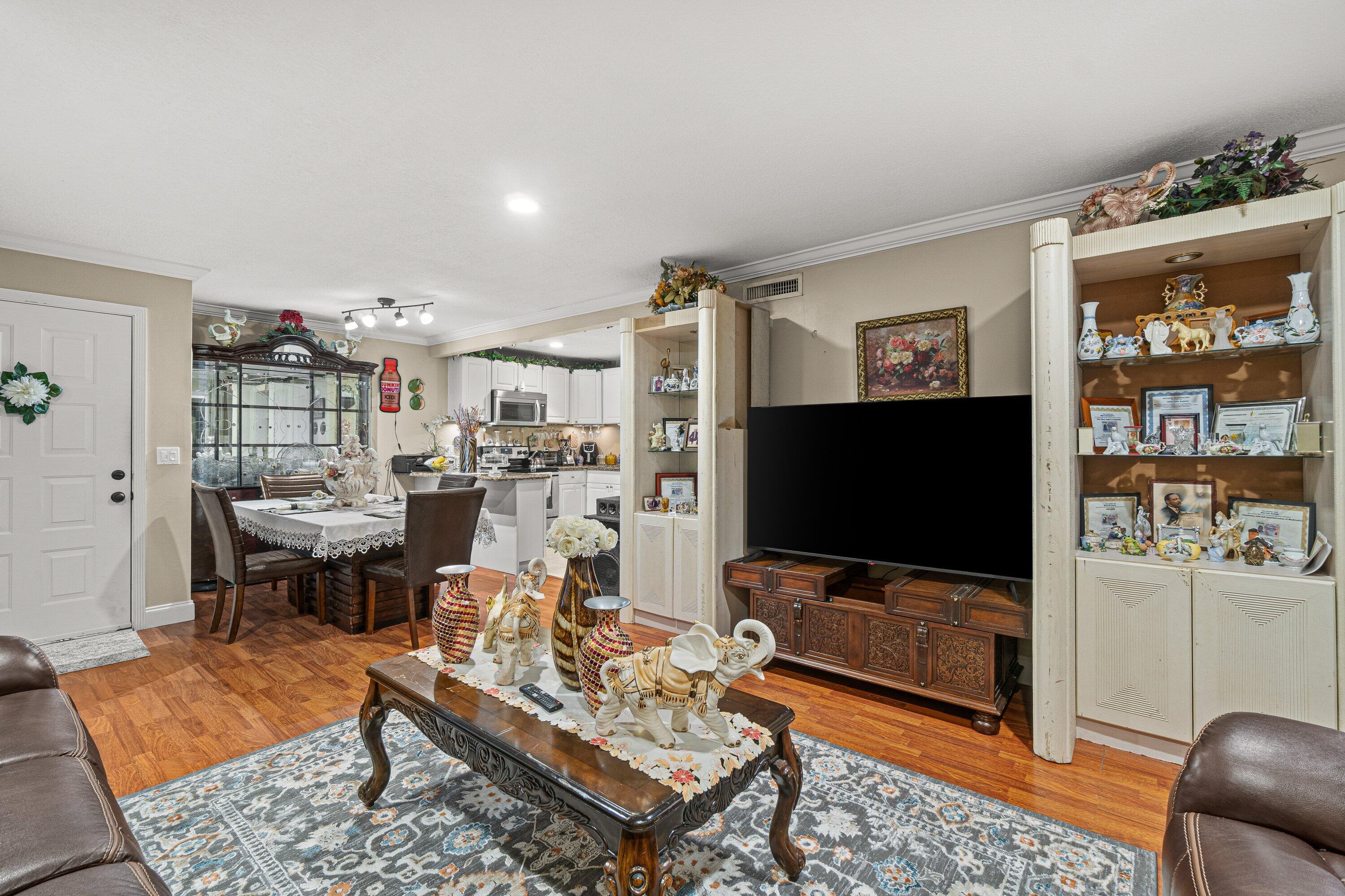 526 Shady Pine Way D2