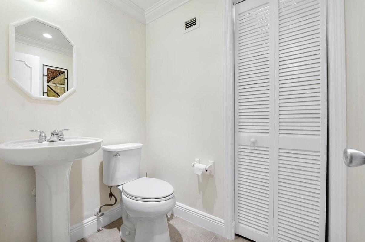 1500 S Ocean Boulevard 706, Lauderdale-By-The-Sea Unit: 706