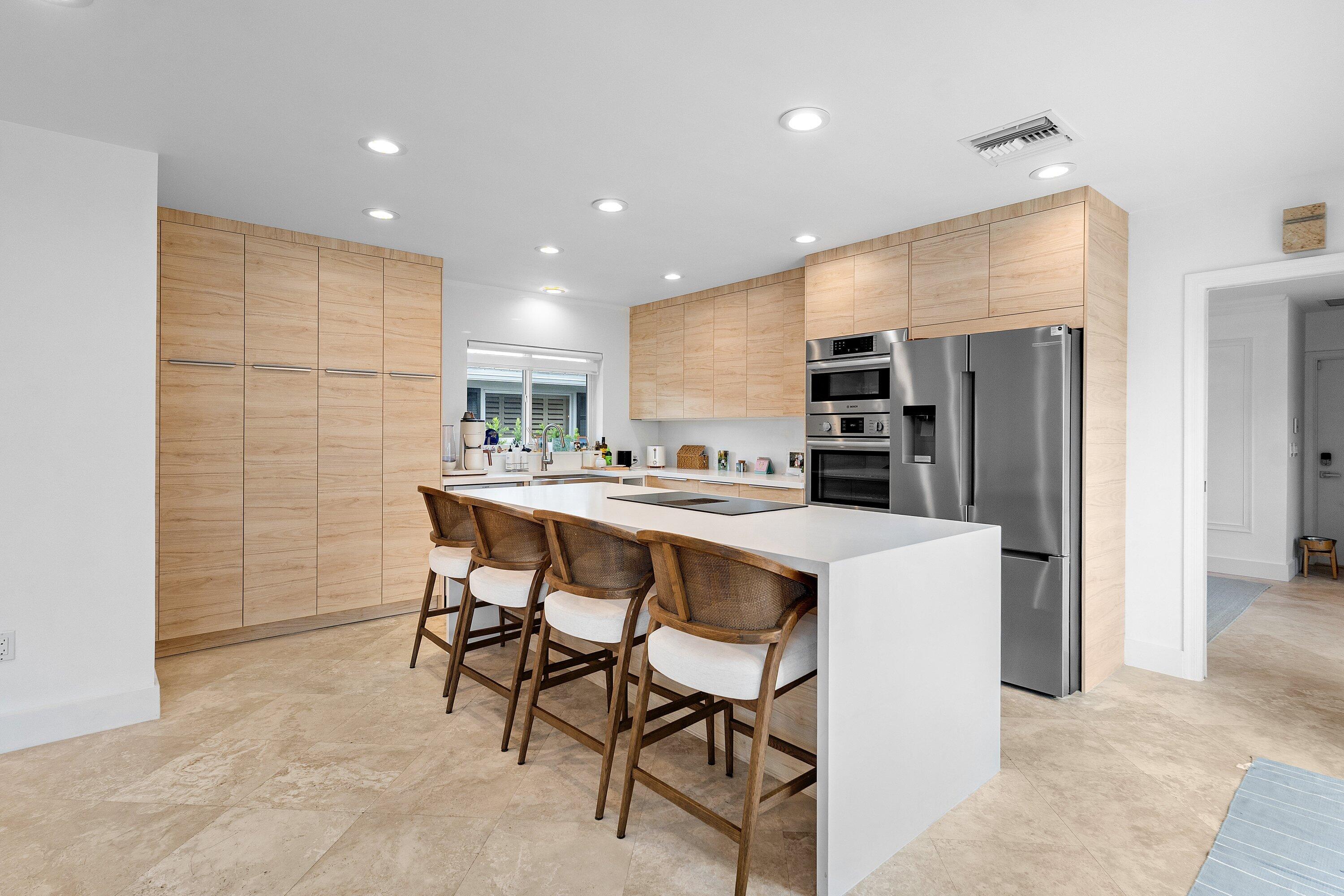 1332 SW Tamarind Way