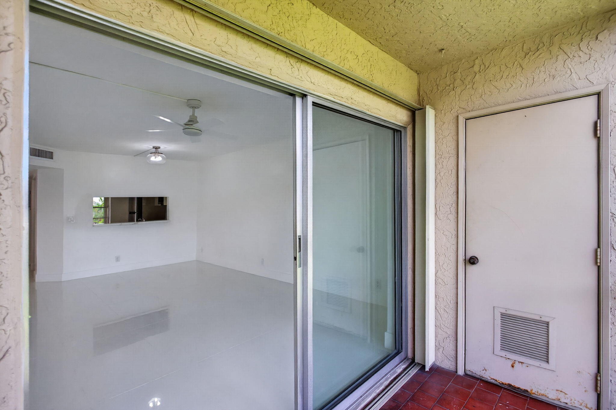 5561 Lakeside Drive 107