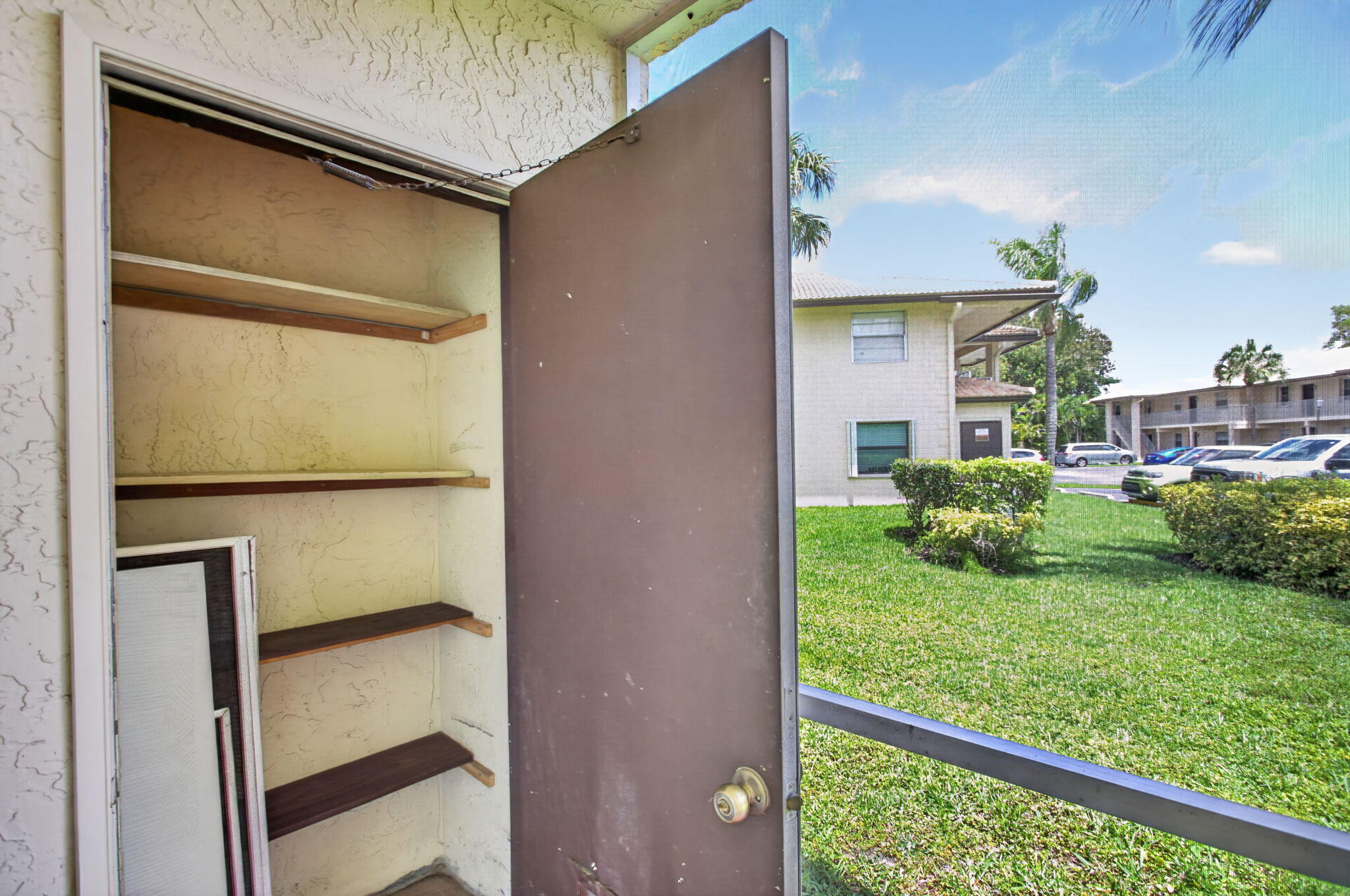 5561 Lakeside Drive 107