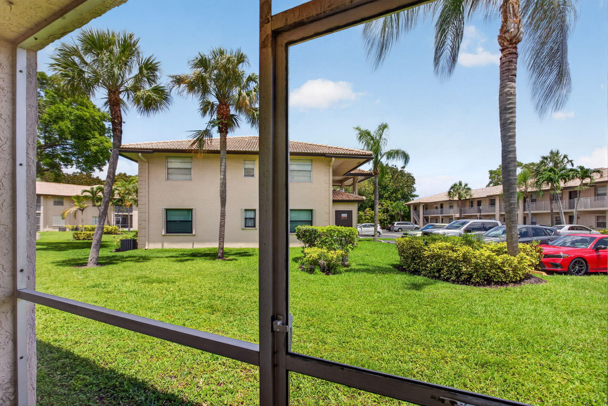 5561 Lakeside Drive 107