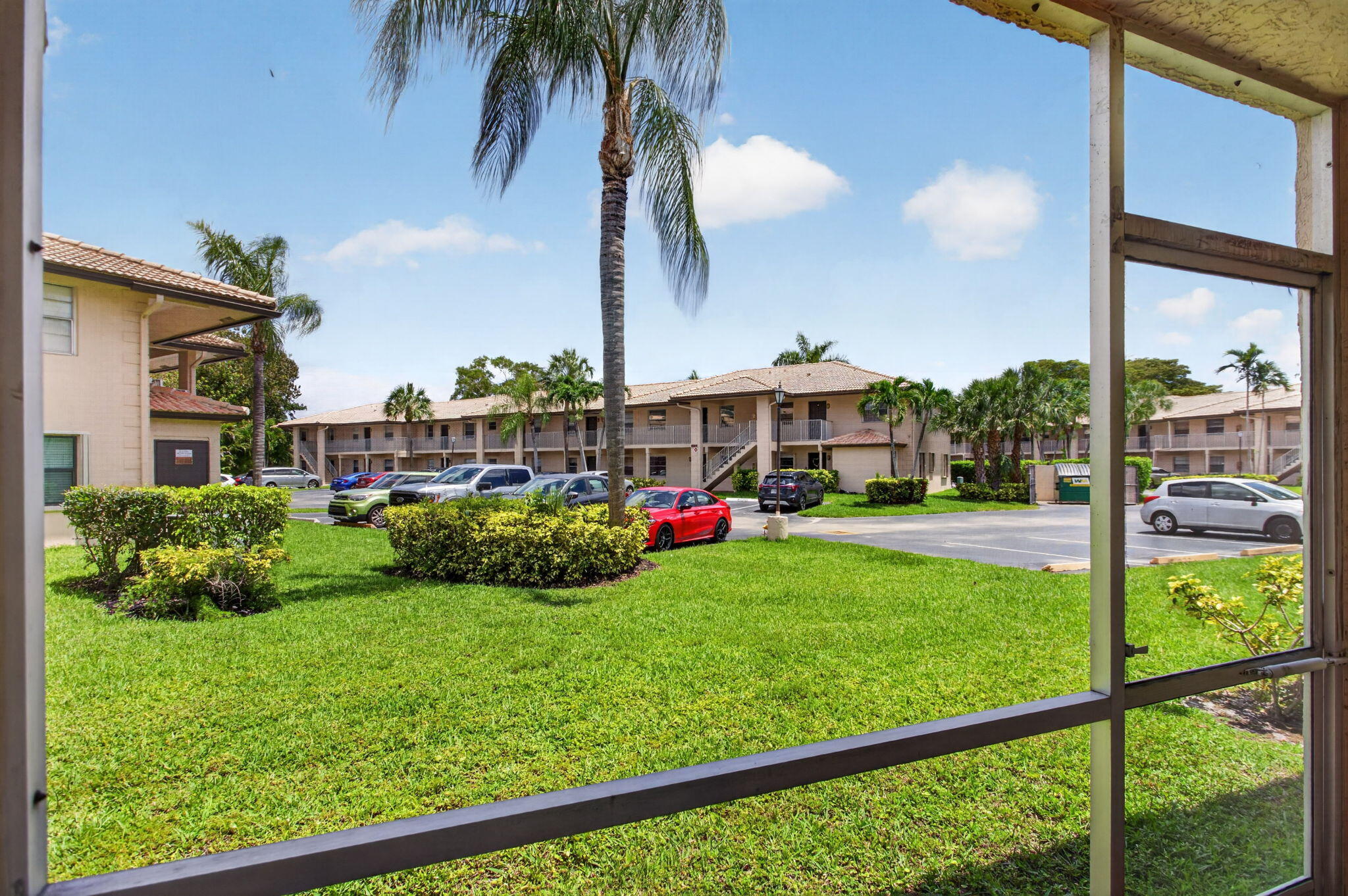 5561 Lakeside Drive 107