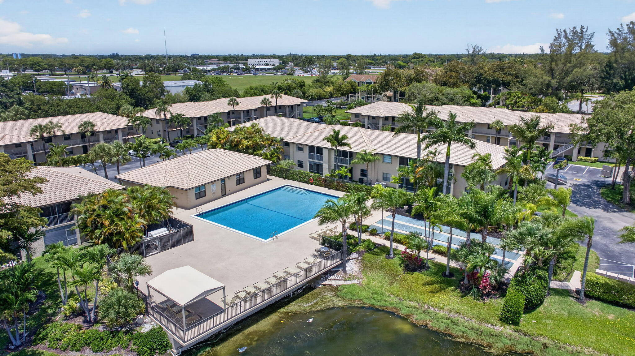 5561 Lakeside Drive 107