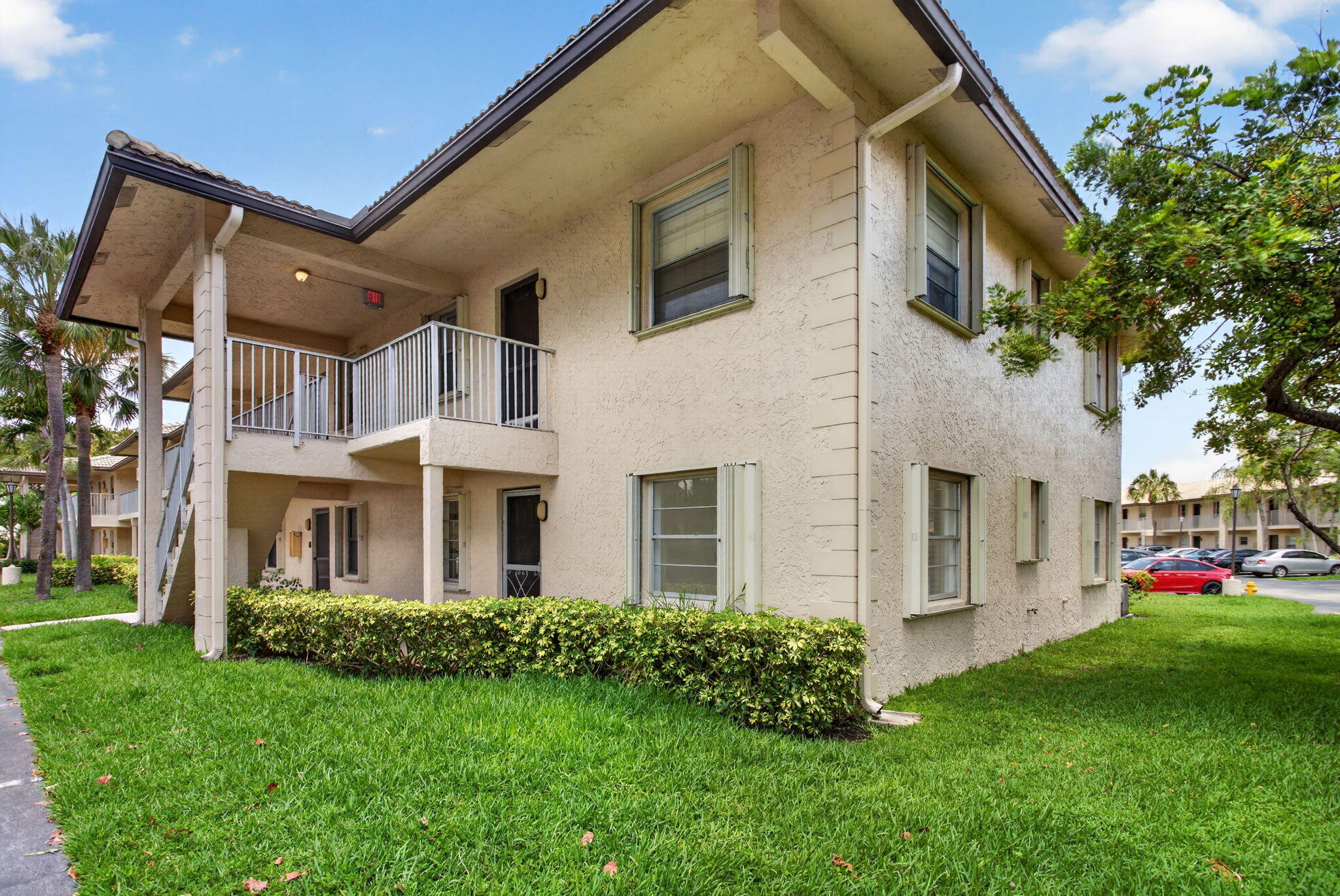5561 Lakeside Drive 107