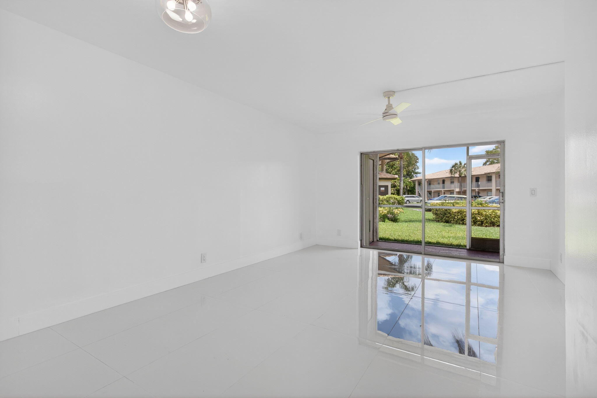 5561 Lakeside Drive 107