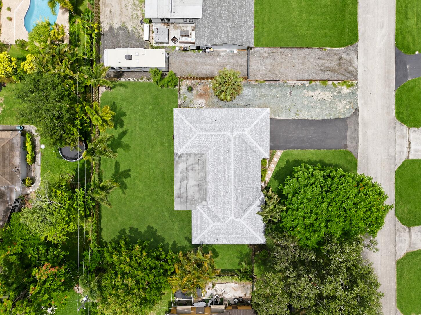 31 W Coconut Drive