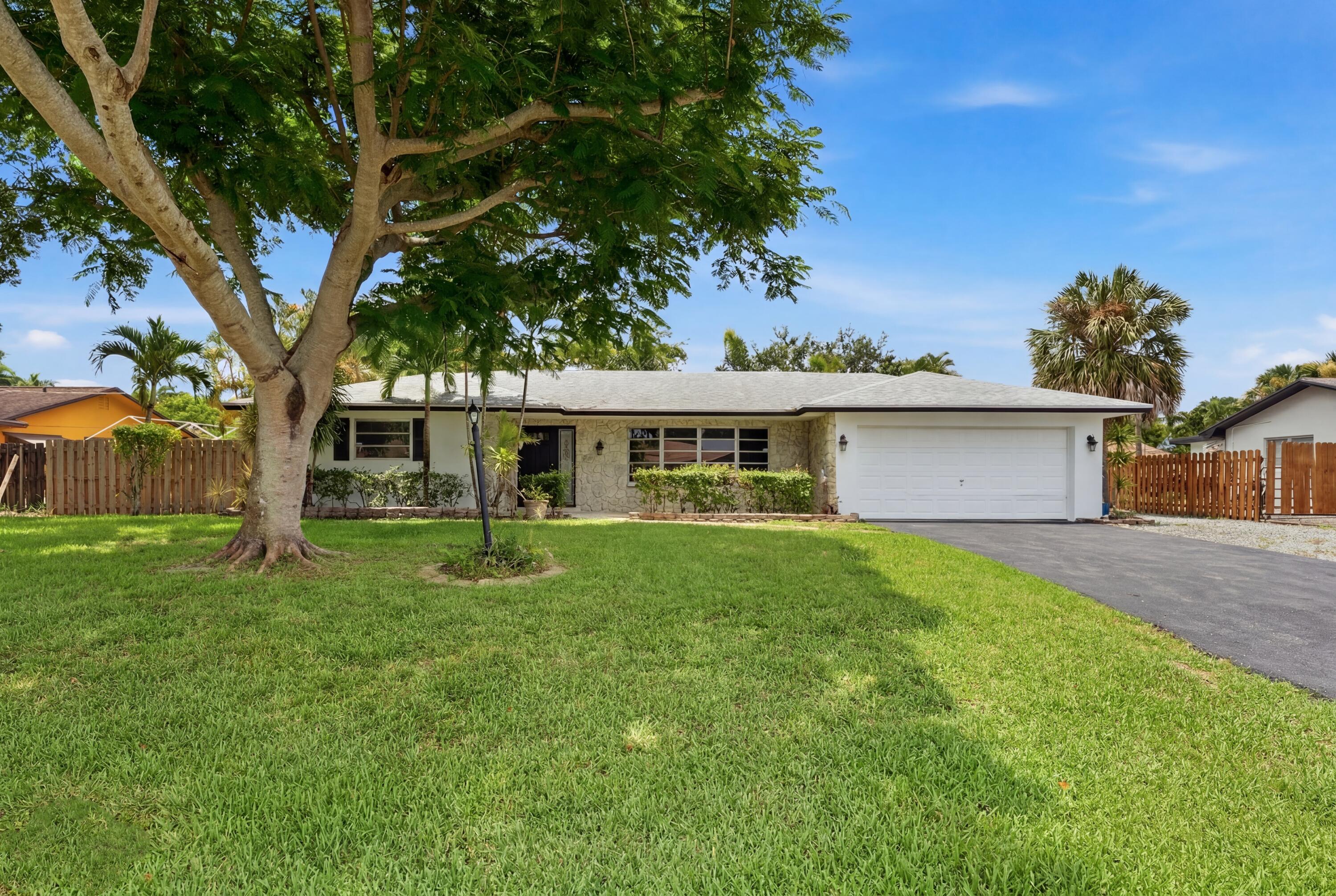 31 W Coconut Drive