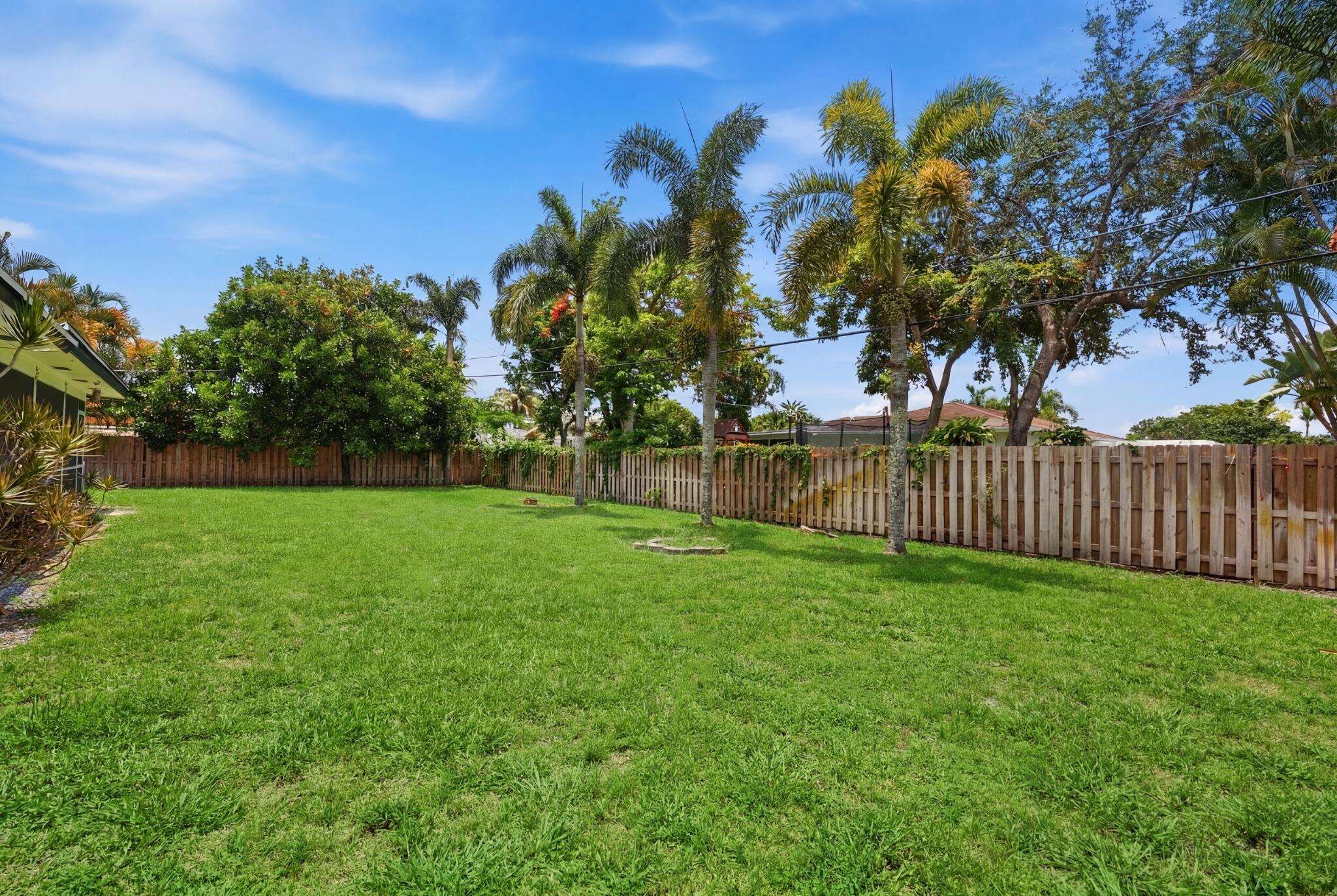 31 W Coconut Drive