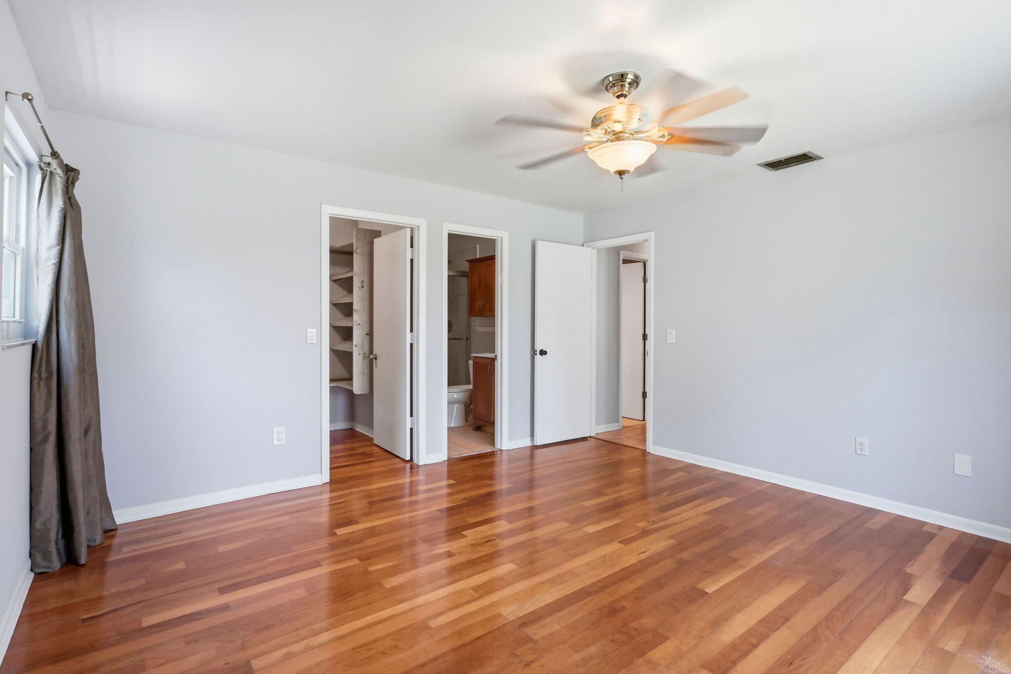 7955 Ridgewood Drive