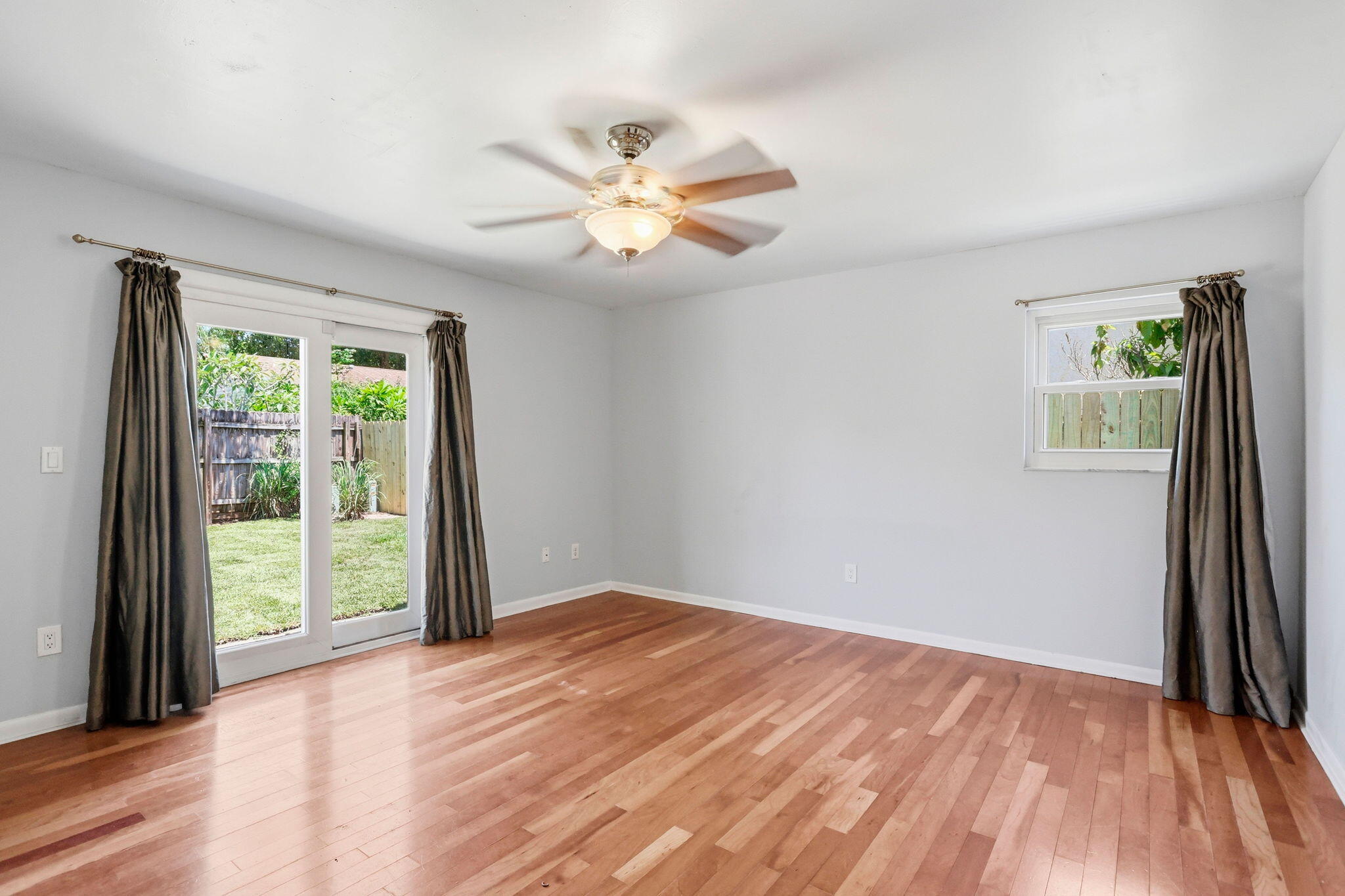 7955 Ridgewood Drive