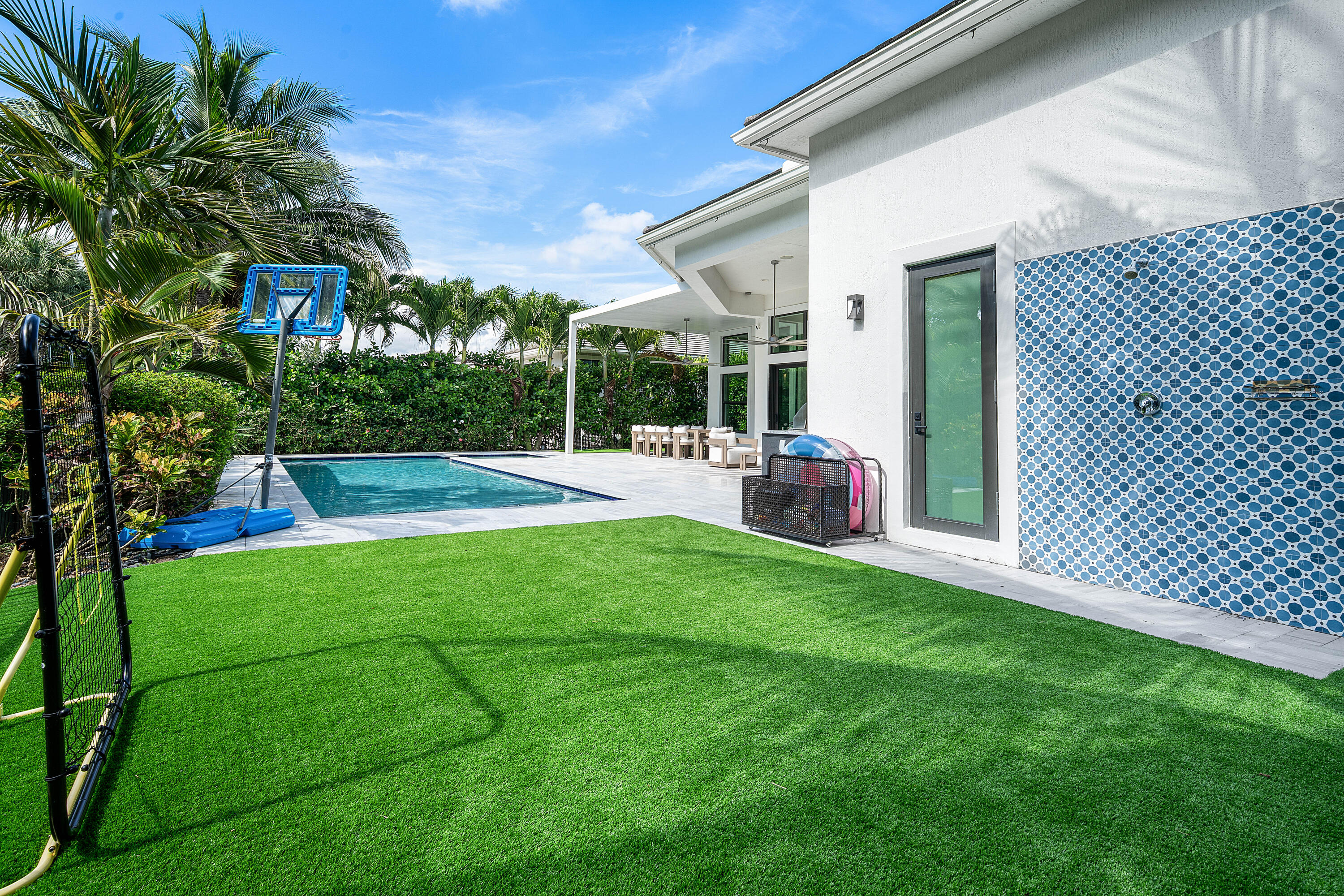 7409 NW 25th Terrace