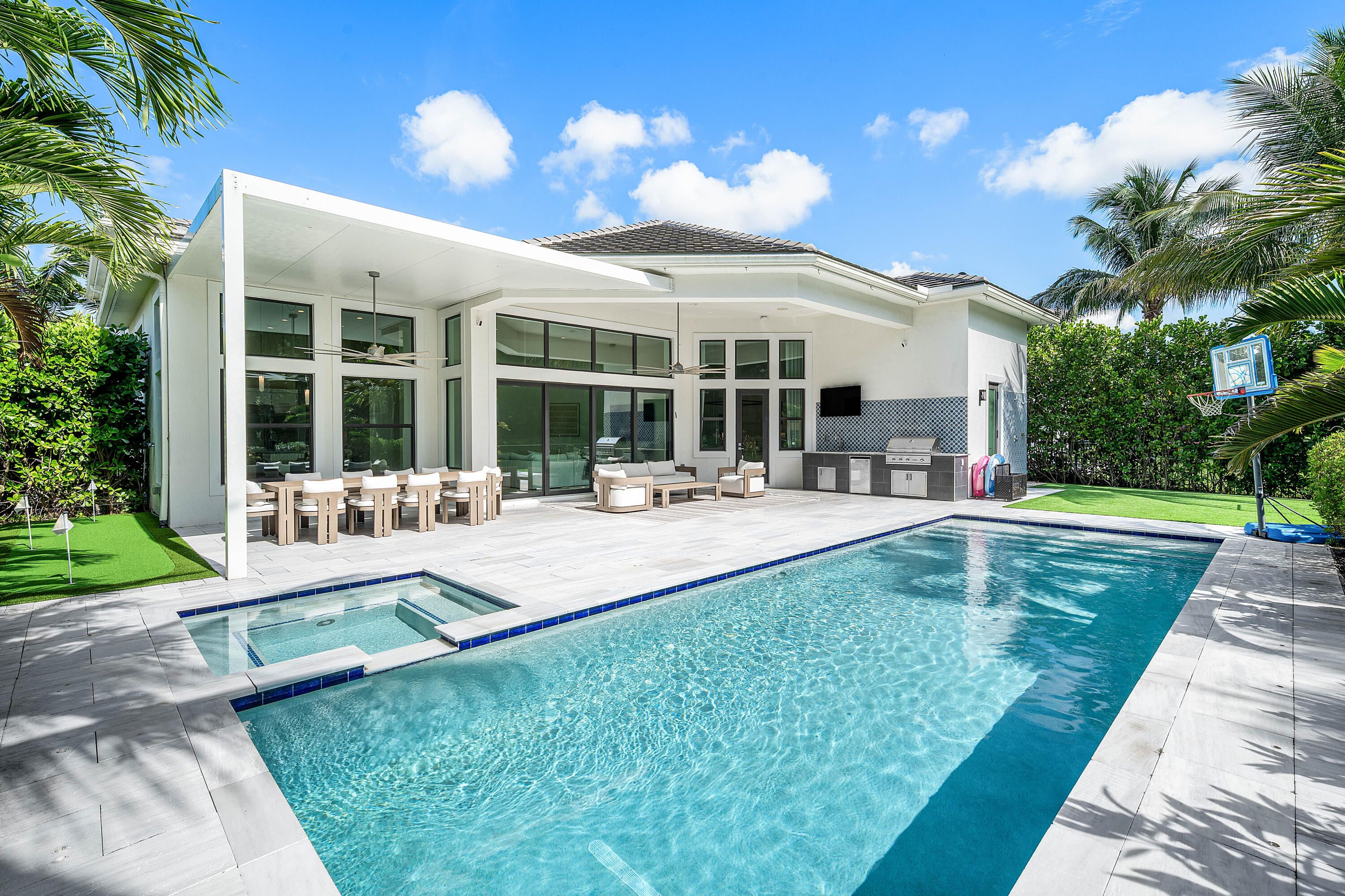 7409 NW 25th Terrace
