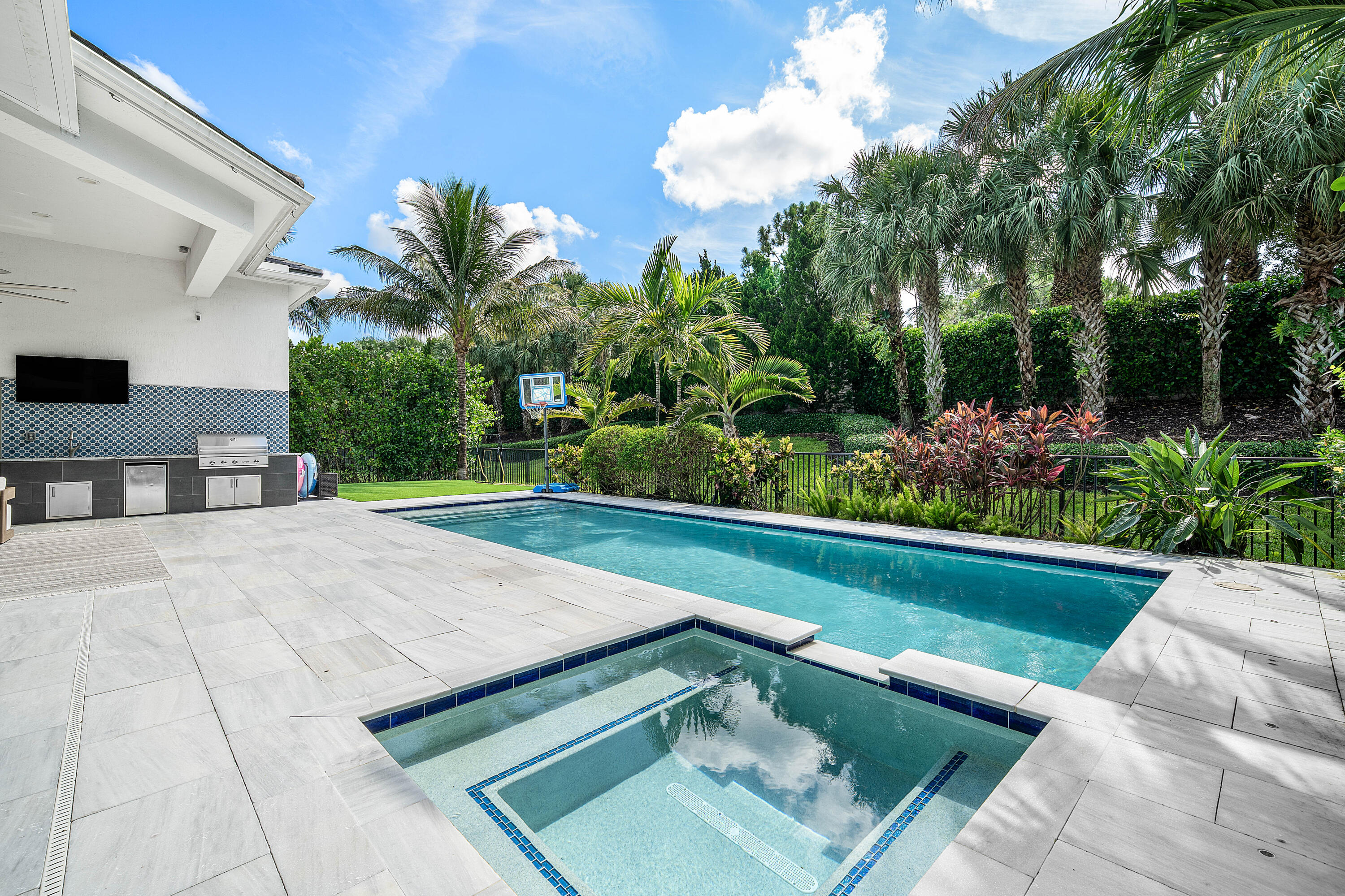 7409 NW 25th Terrace
