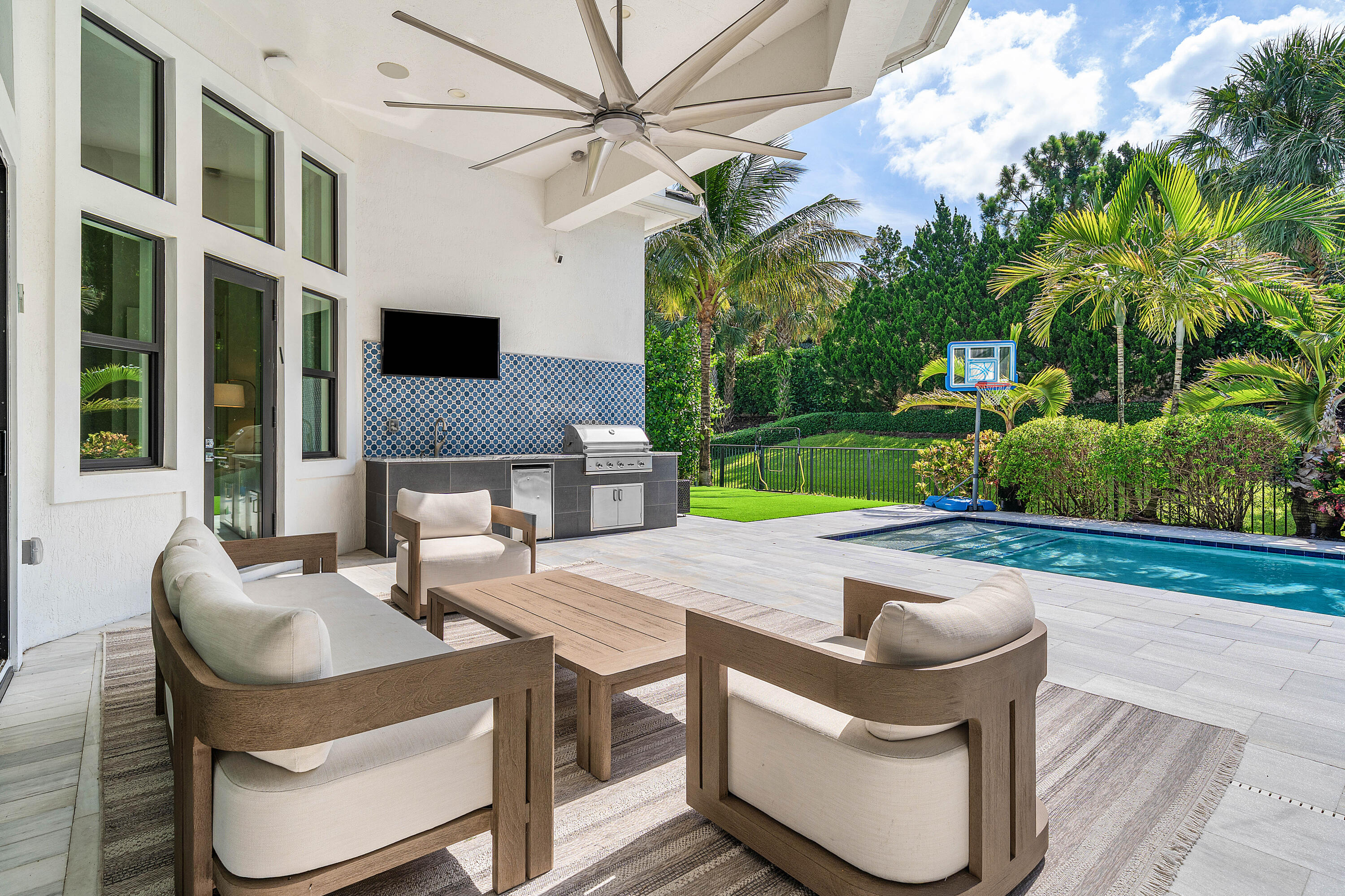7409 NW 25th Terrace