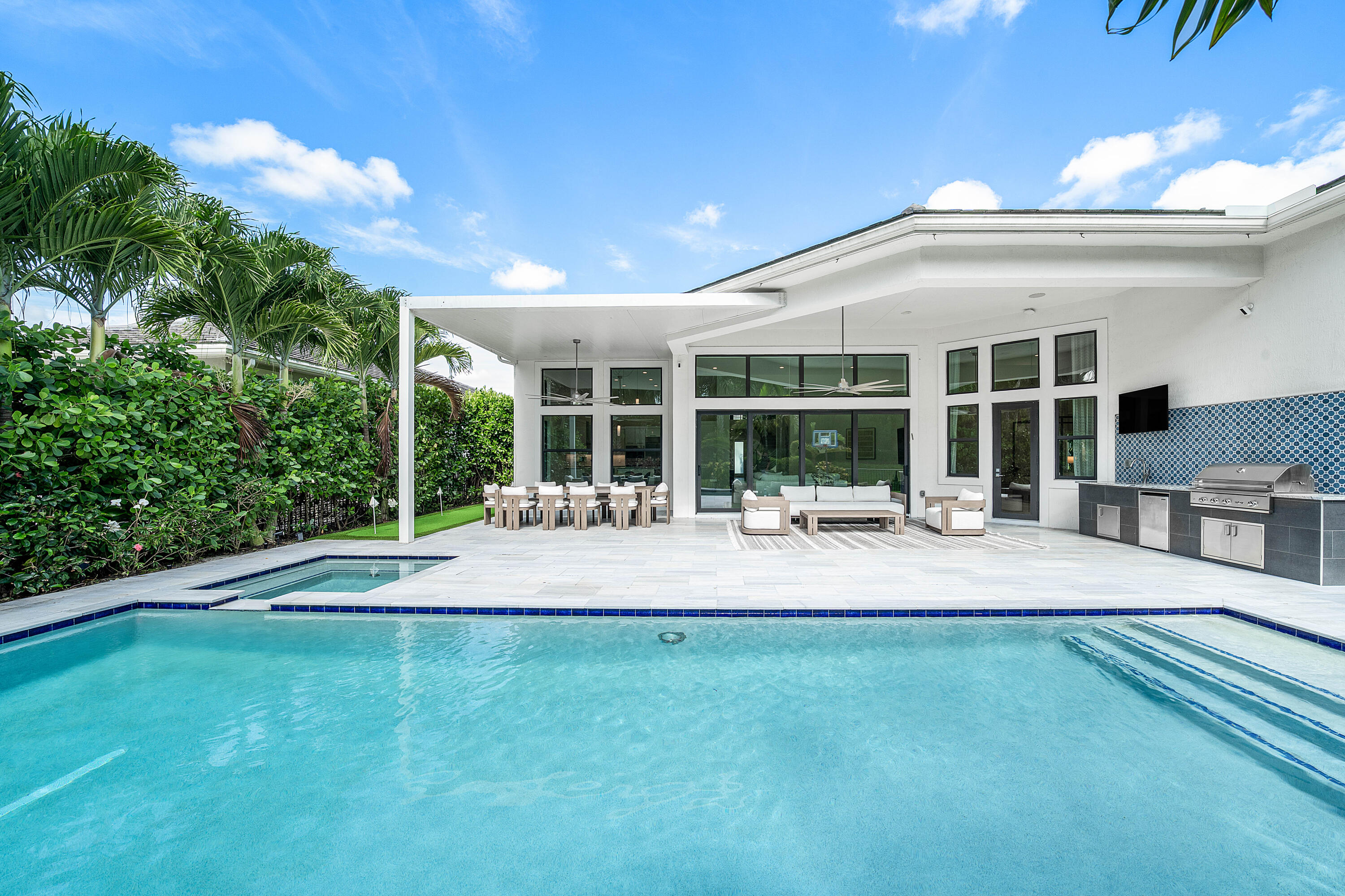 7409 NW 25th Terrace