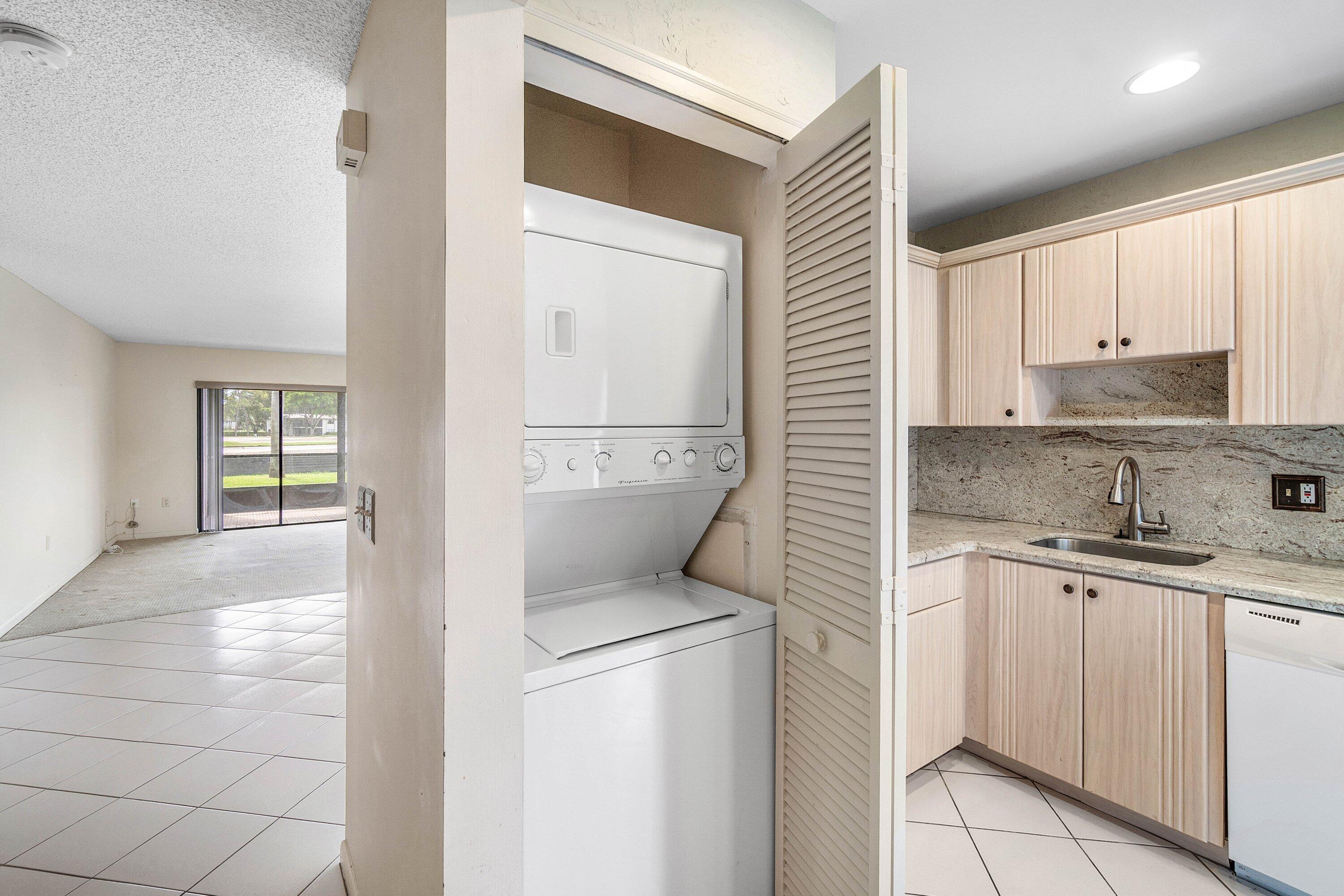 3 Stratford Drive E G