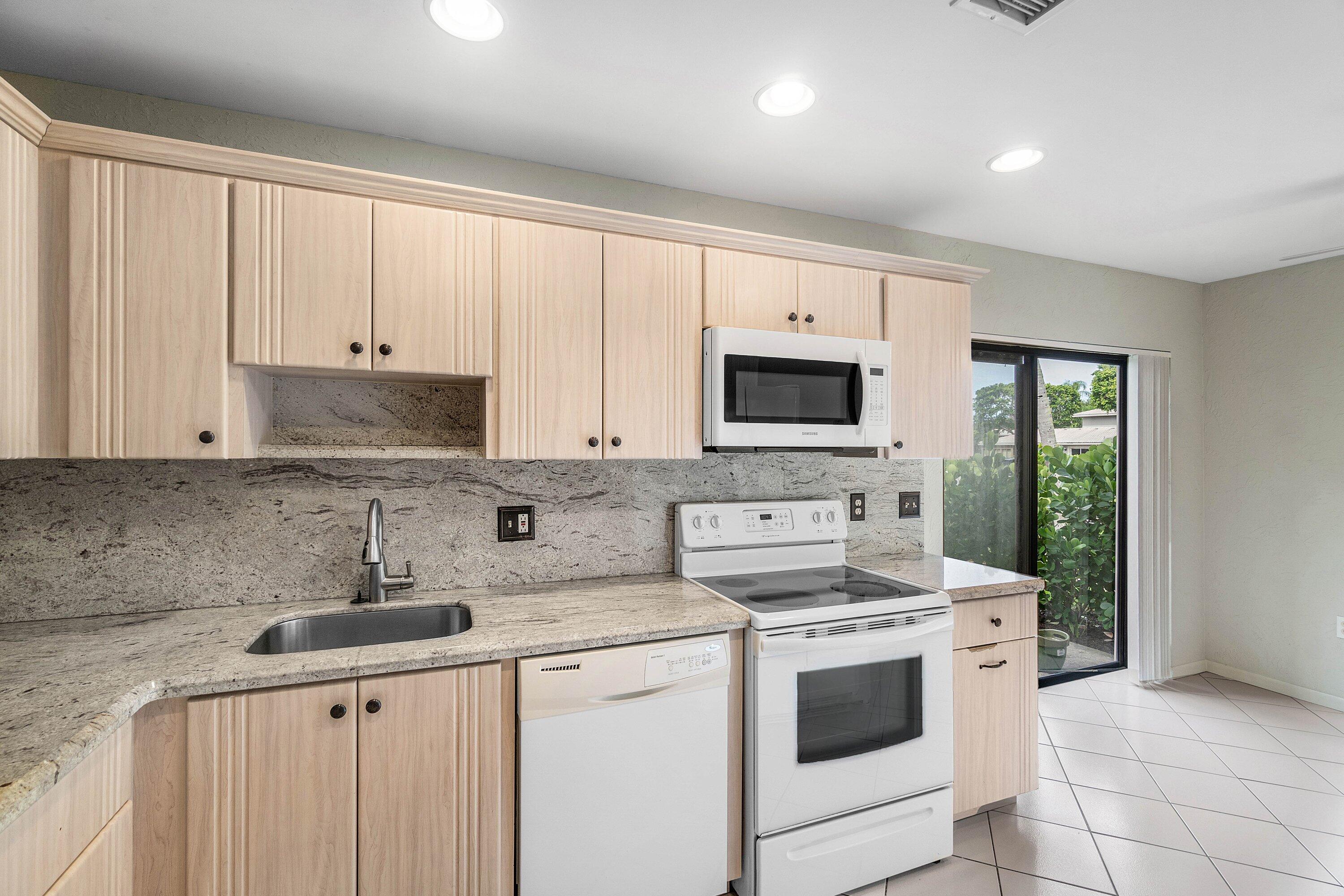3 Stratford Drive E G
