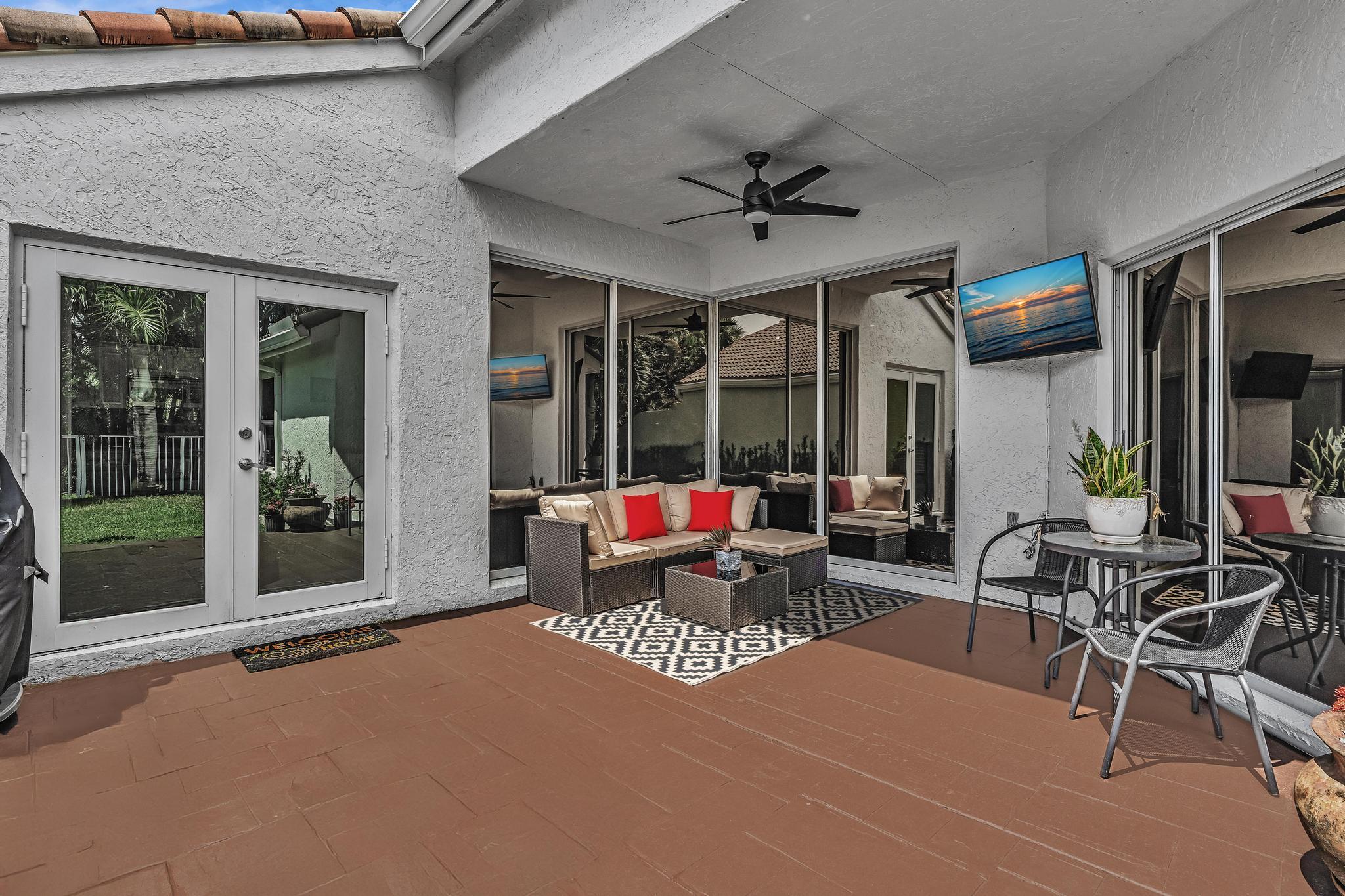 6207 La Vida Terrace