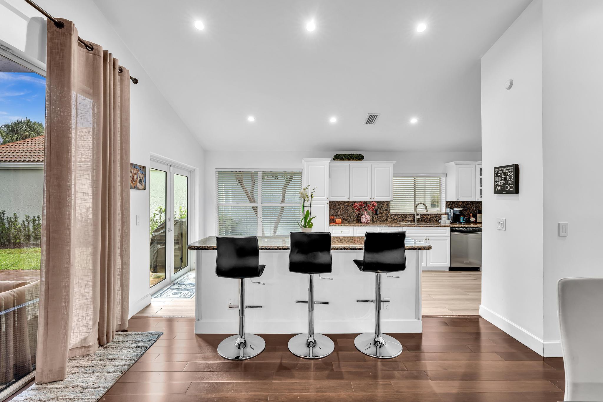 6207 La Vida Terrace
