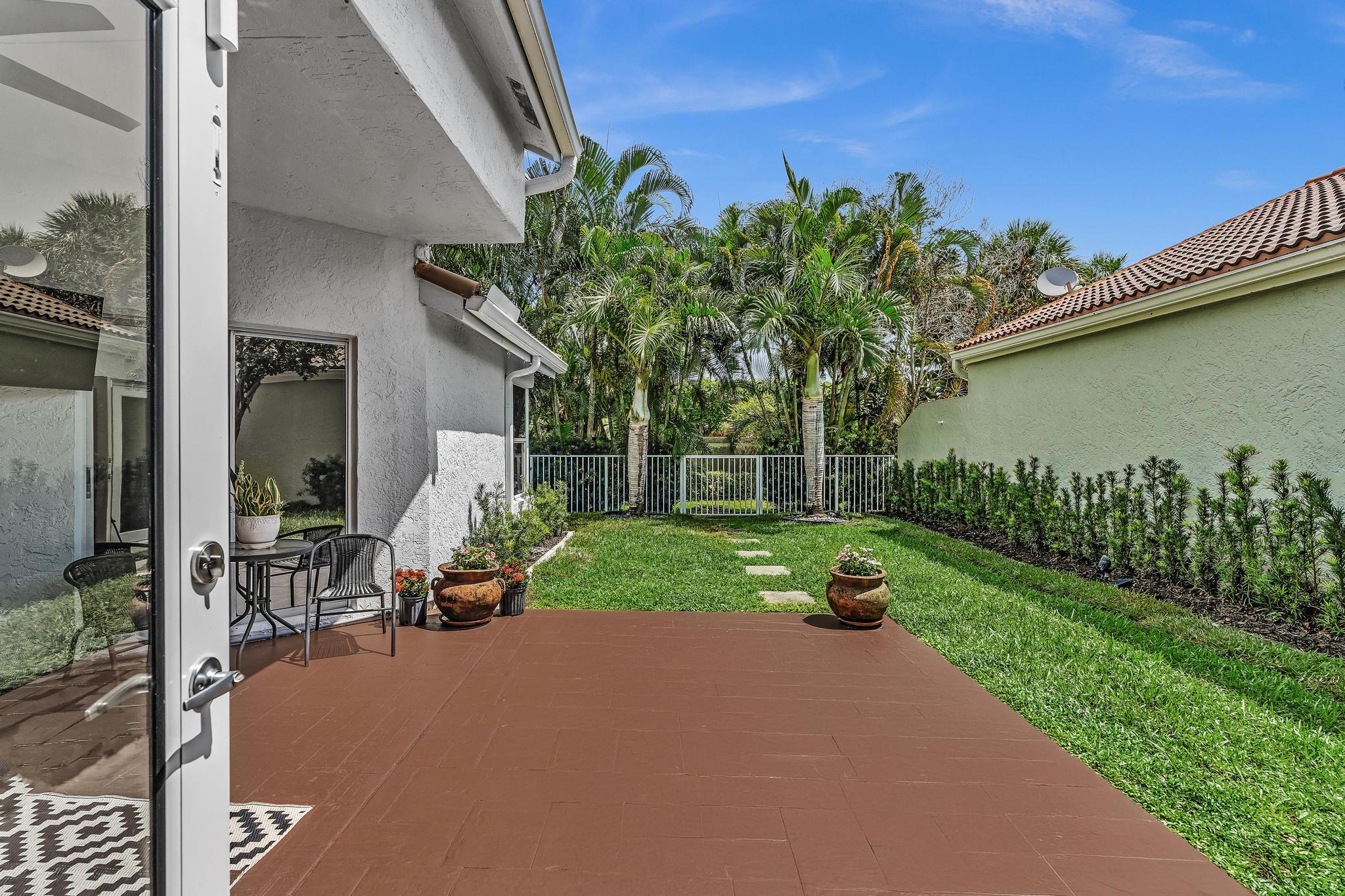 6207 La Vida Terrace