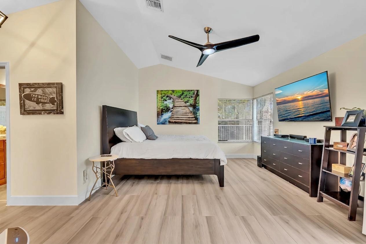6207 La Vida Terrace