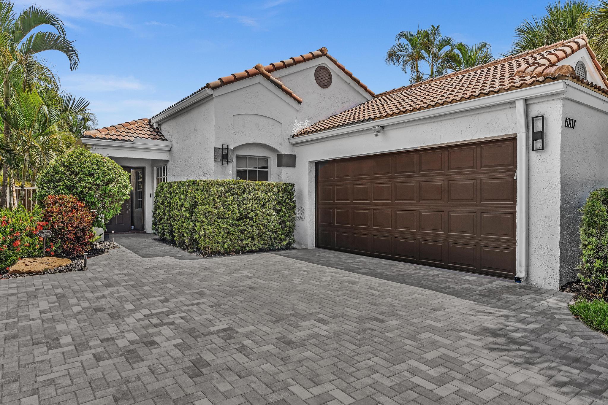 6207 La Vida Terrace