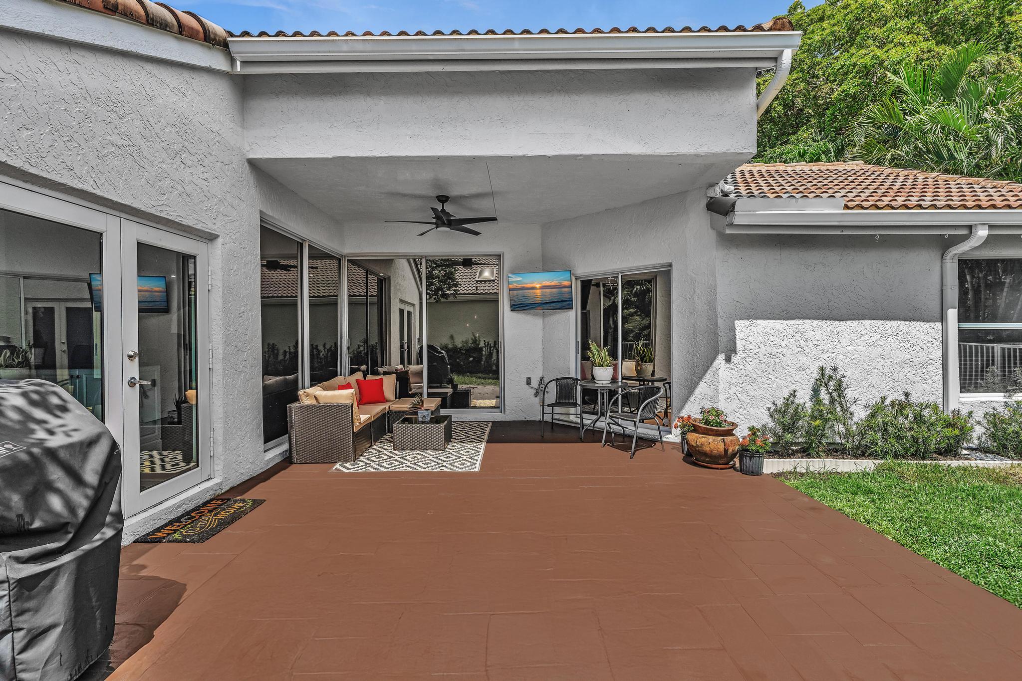 6207 La Vida Terrace