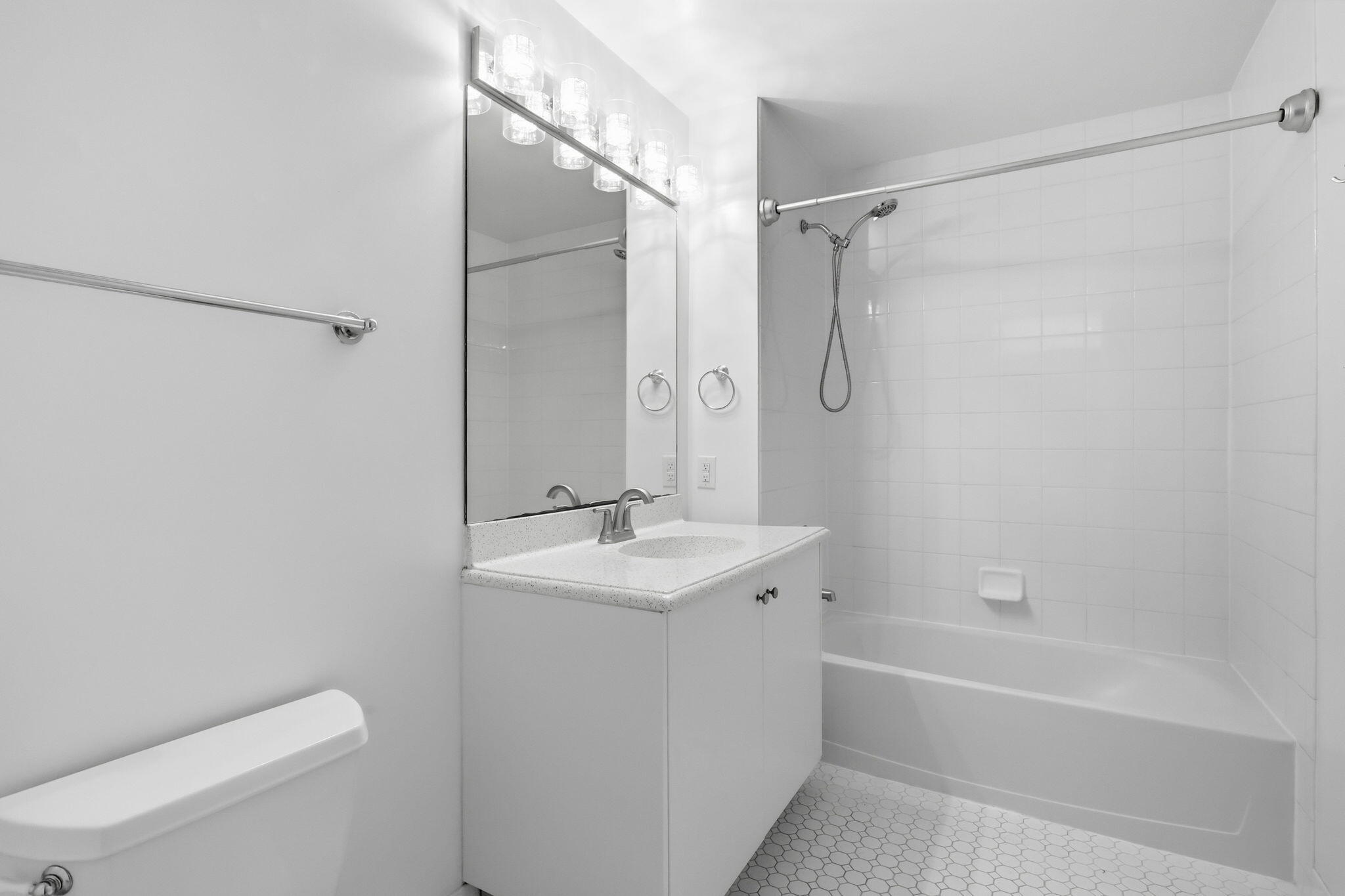 180 NE 4th Avenue 307