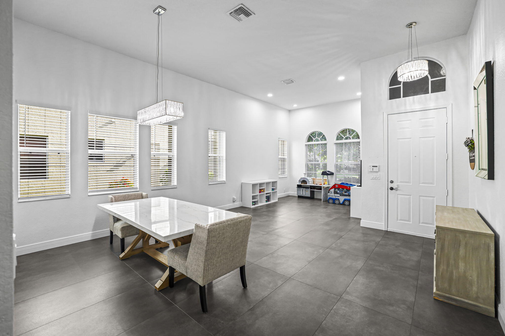 455 Cresta Circle