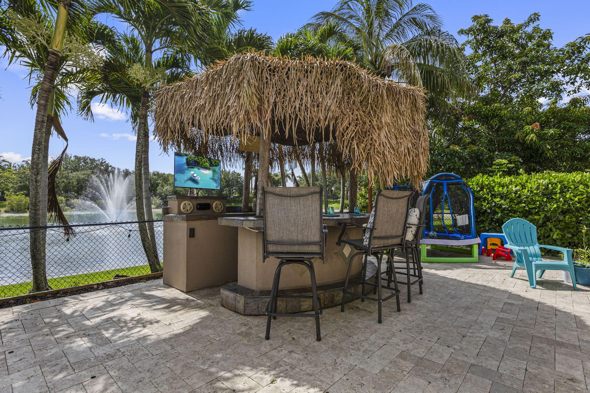 455 Cresta Circle