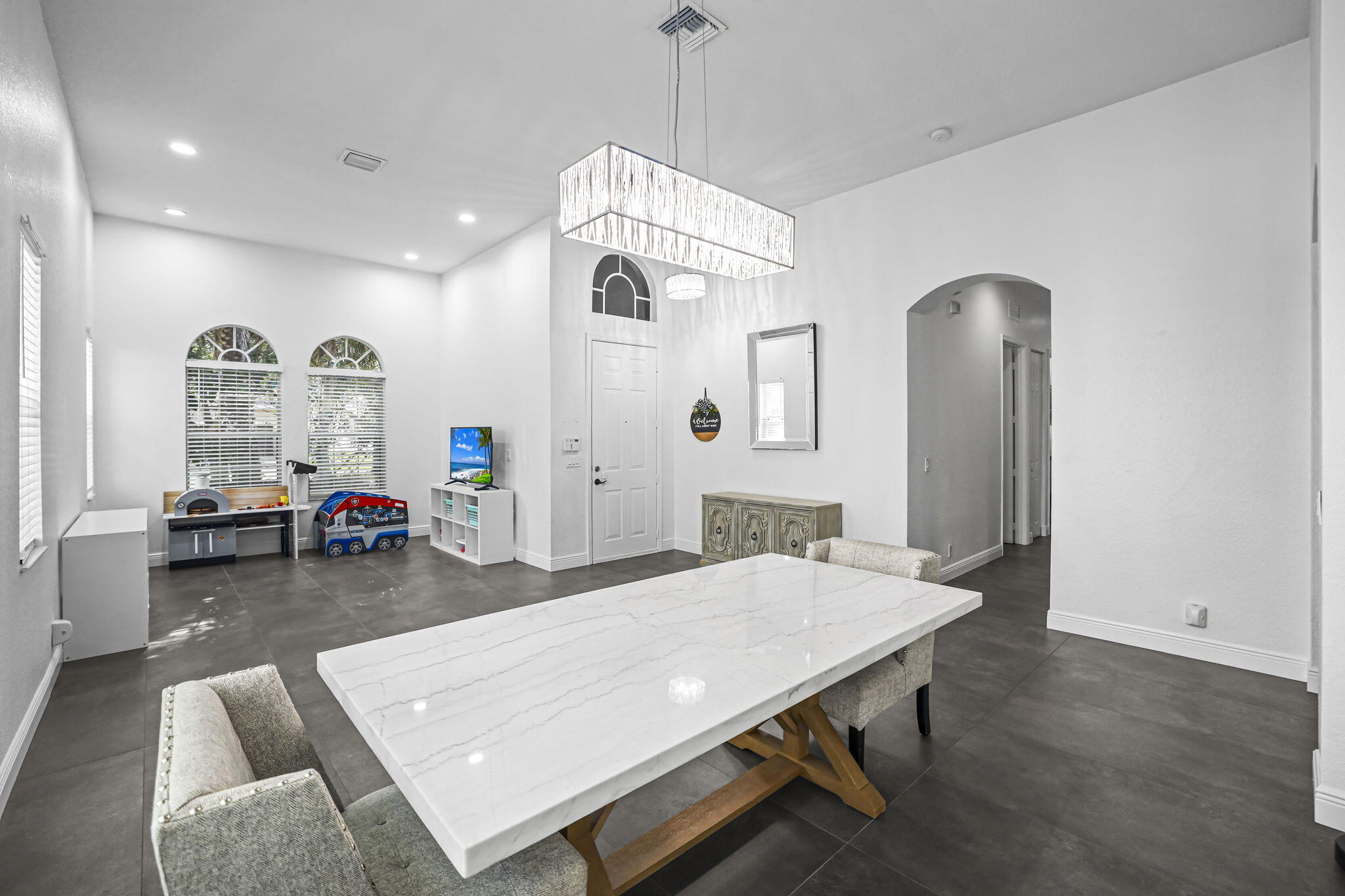 455 Cresta Circle
