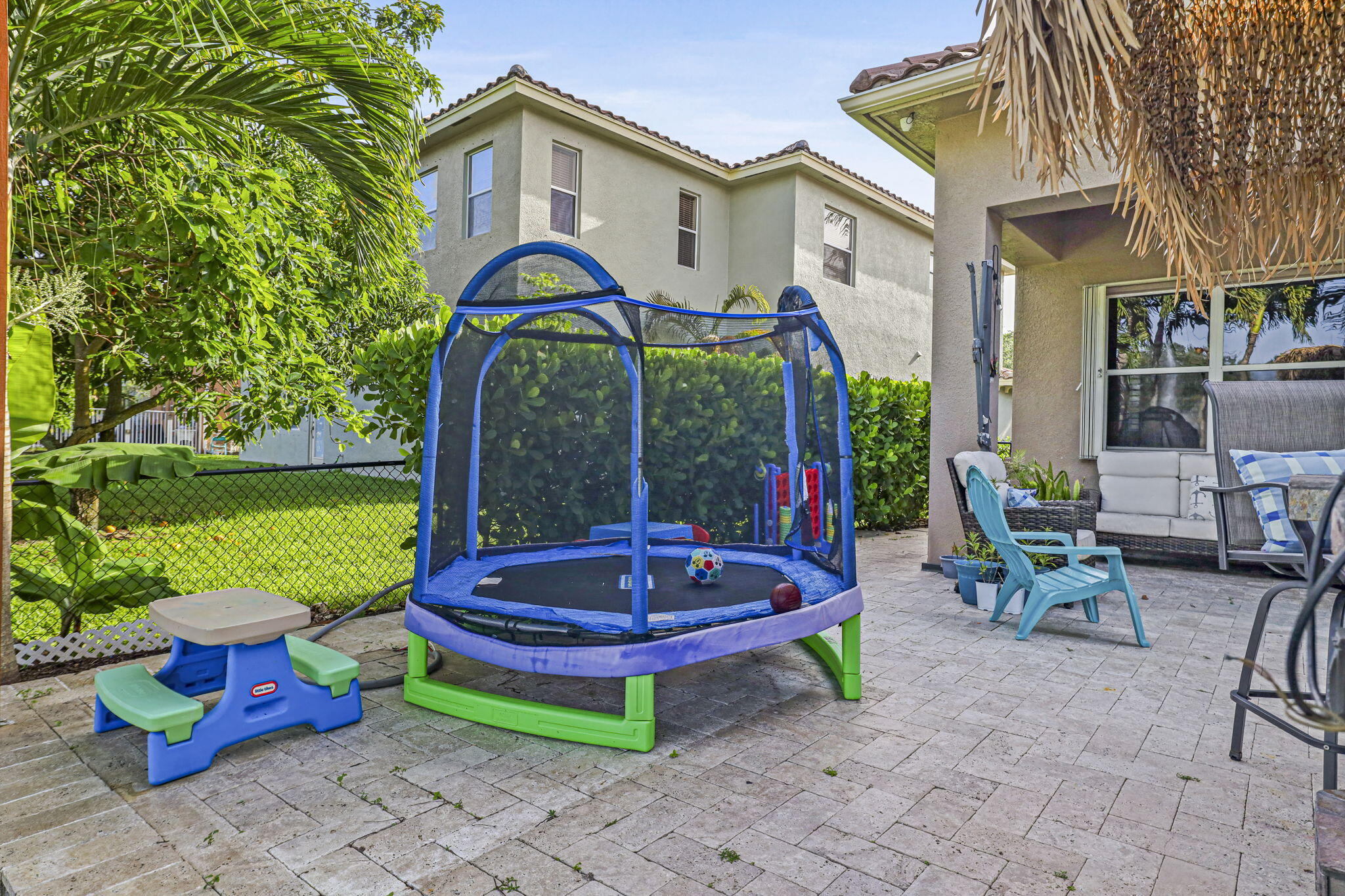 455 Cresta Circle