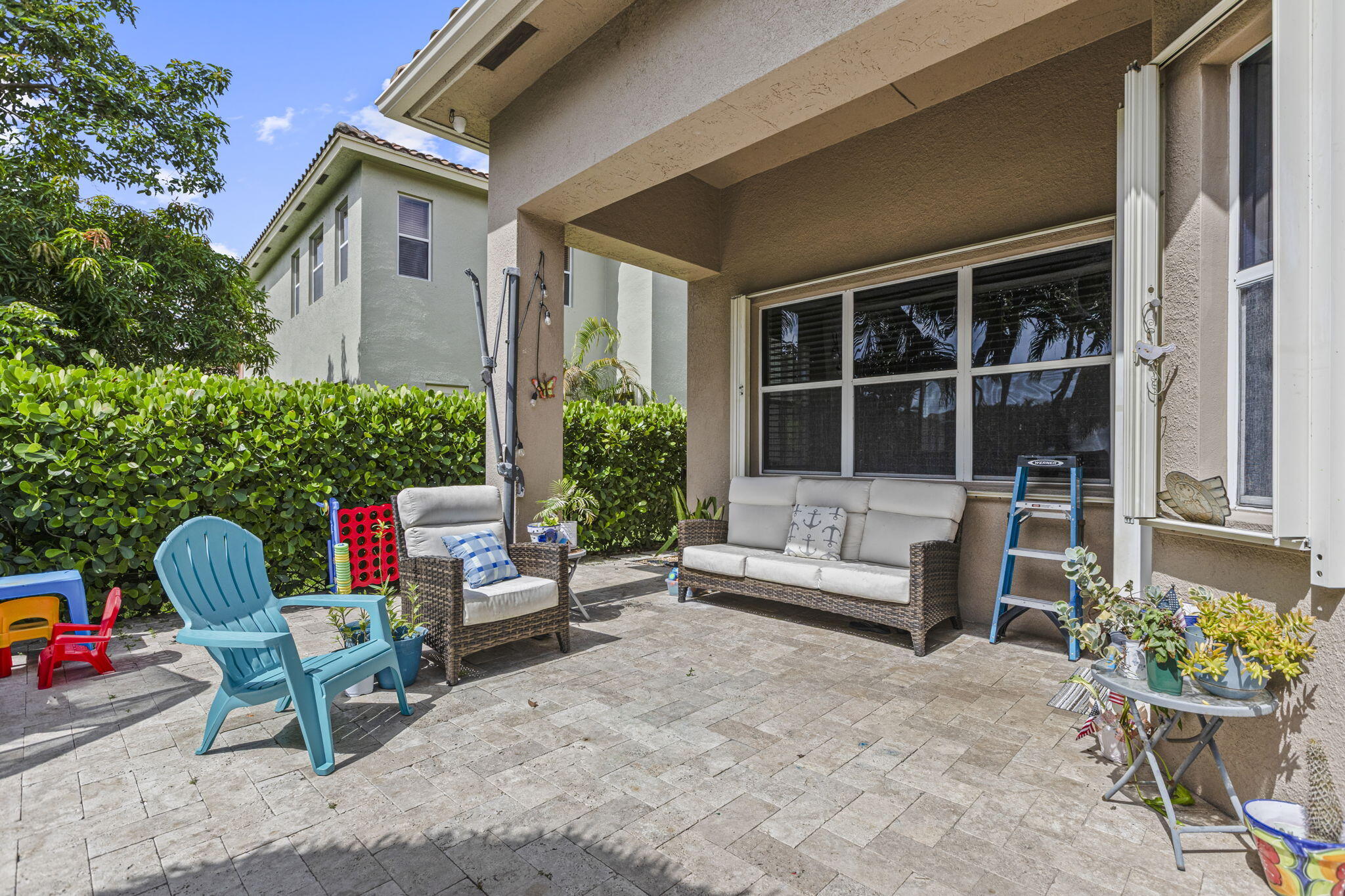455 Cresta Circle